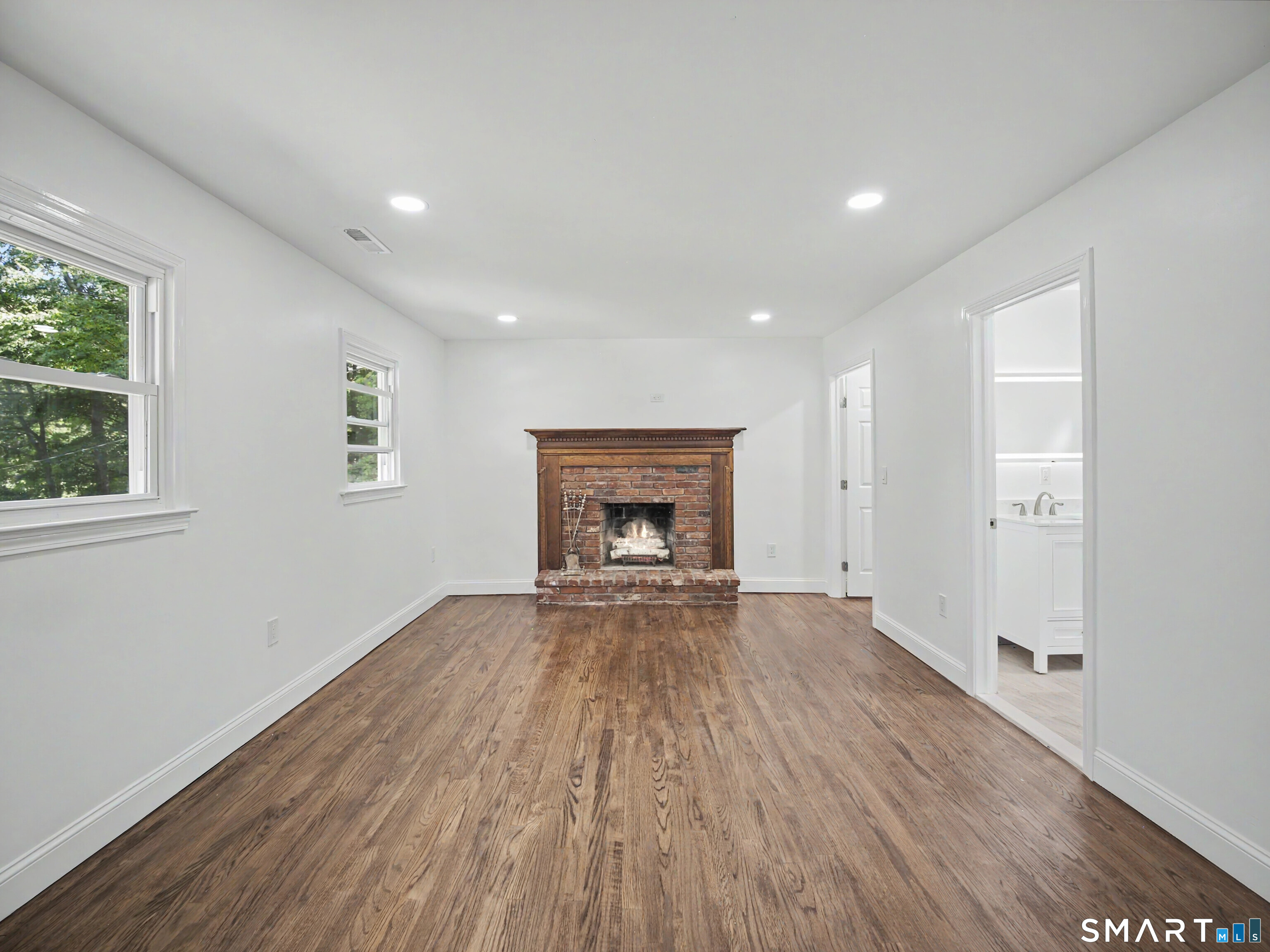 275 West Main Street photo 14