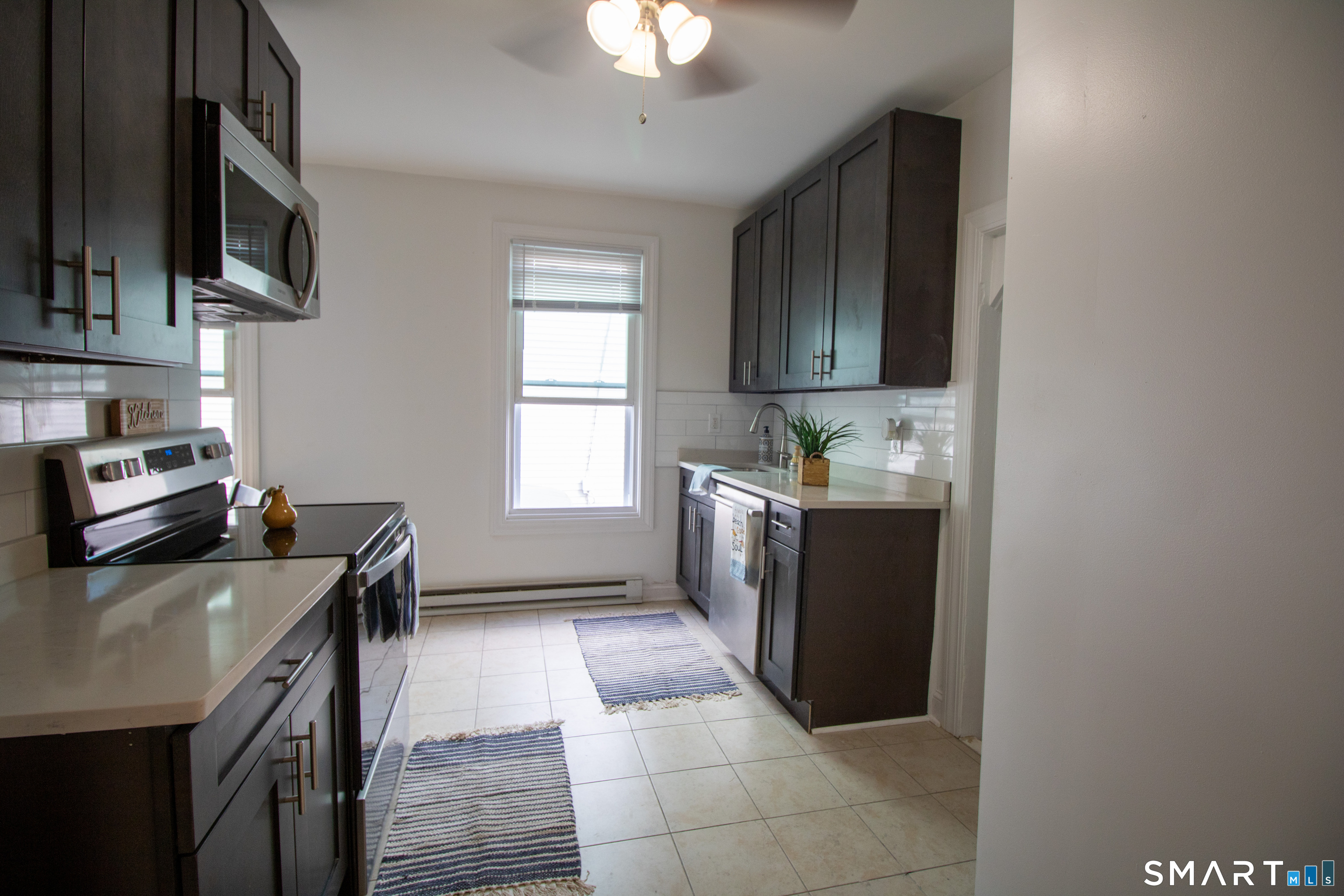 New London, CT 06320