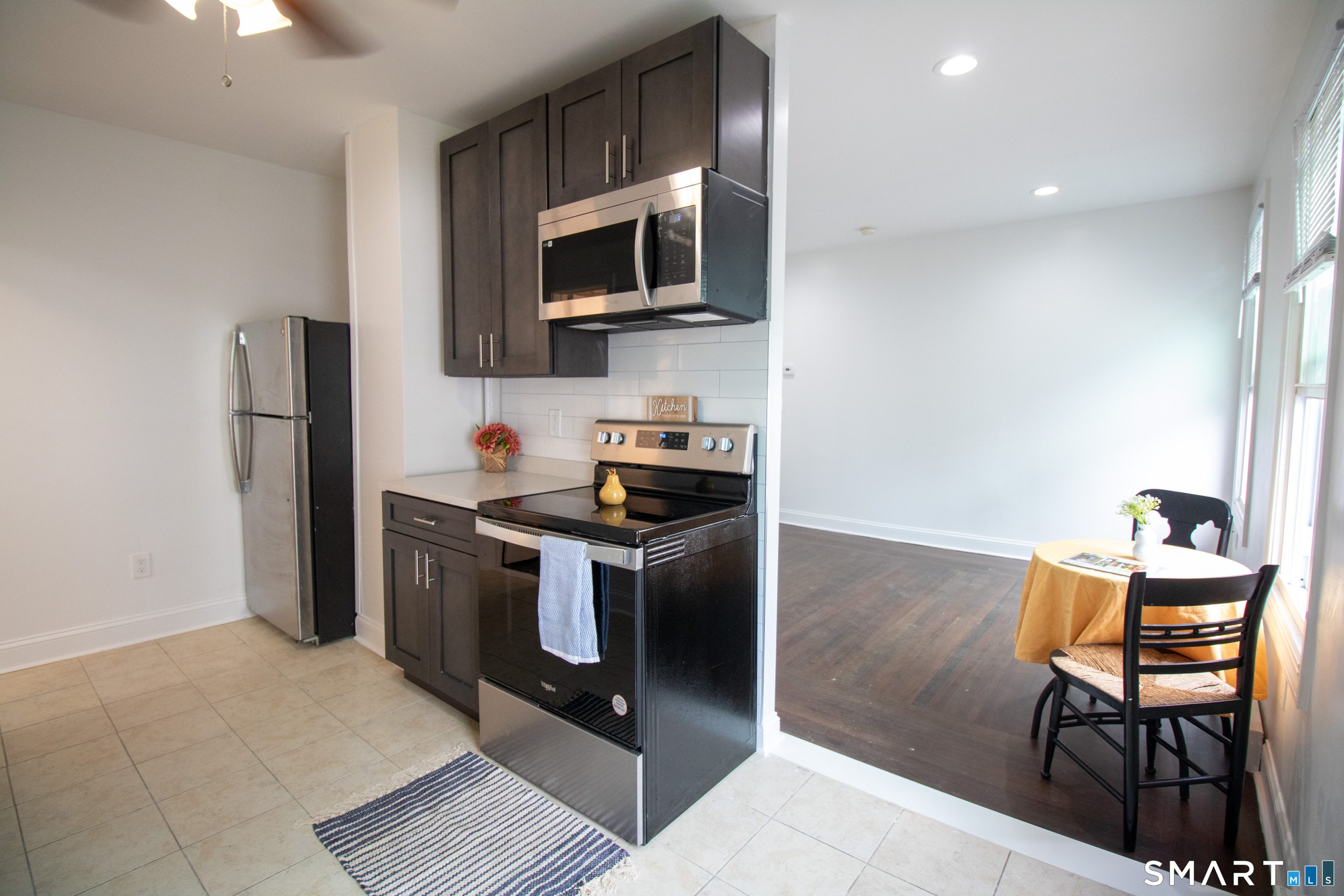 New London, CT 06320