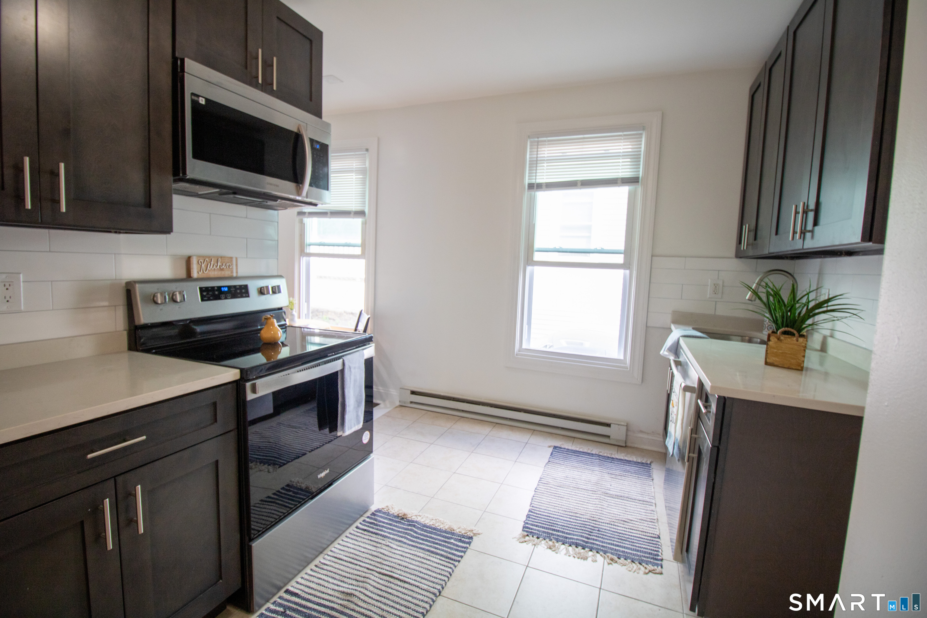 New London, CT 06320