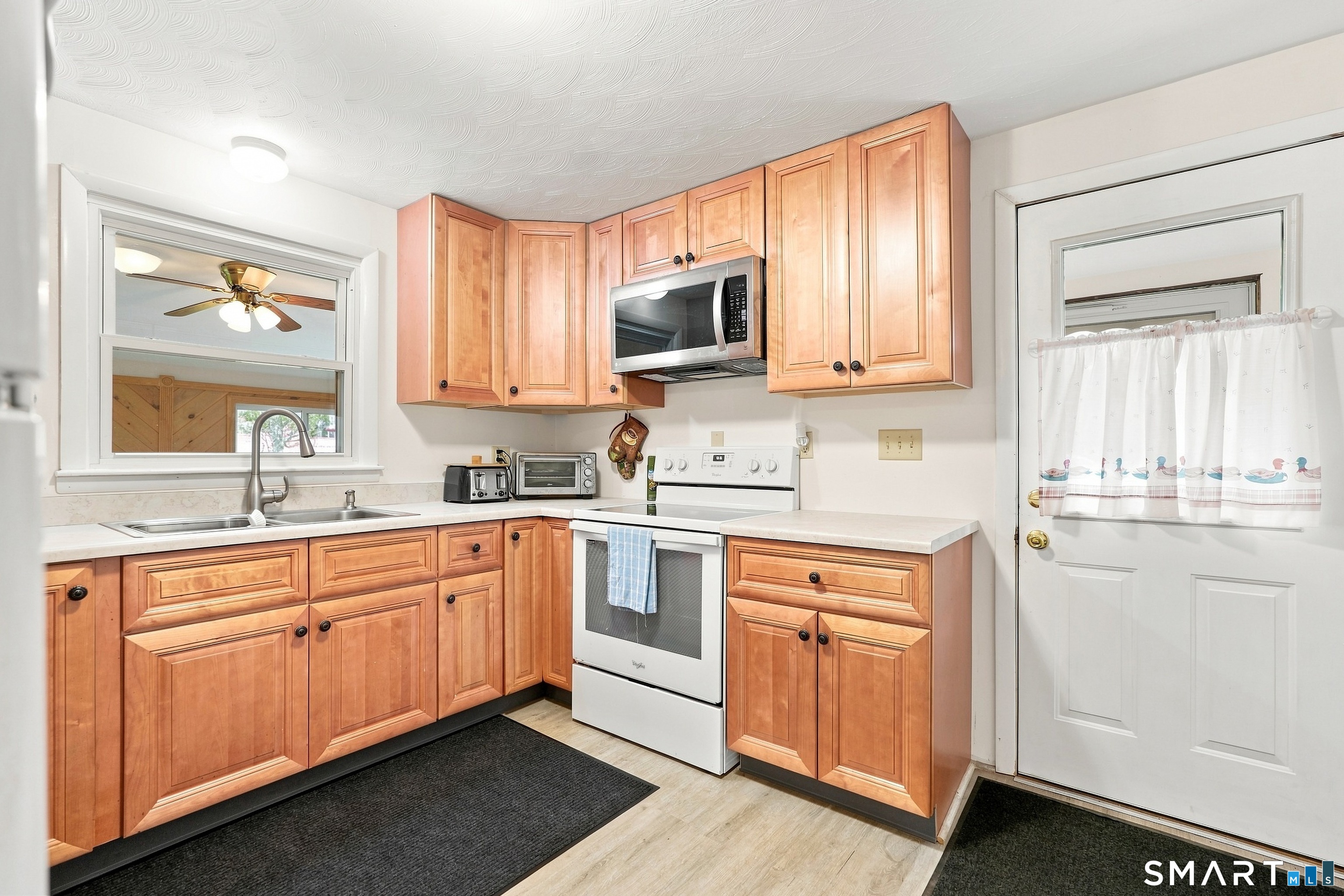 2 Hamilton Road photo 27