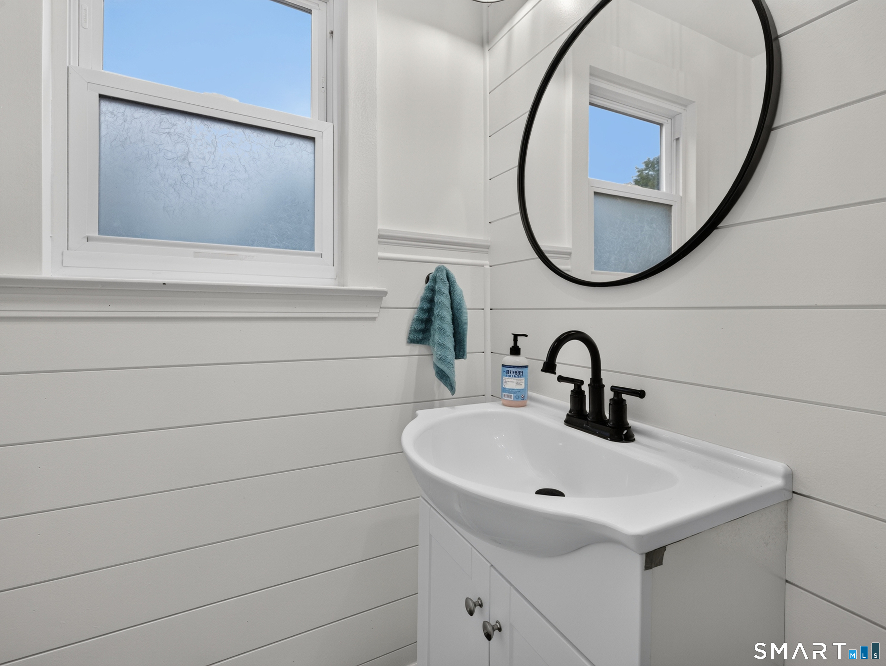 60 Bassett Lane photo 17