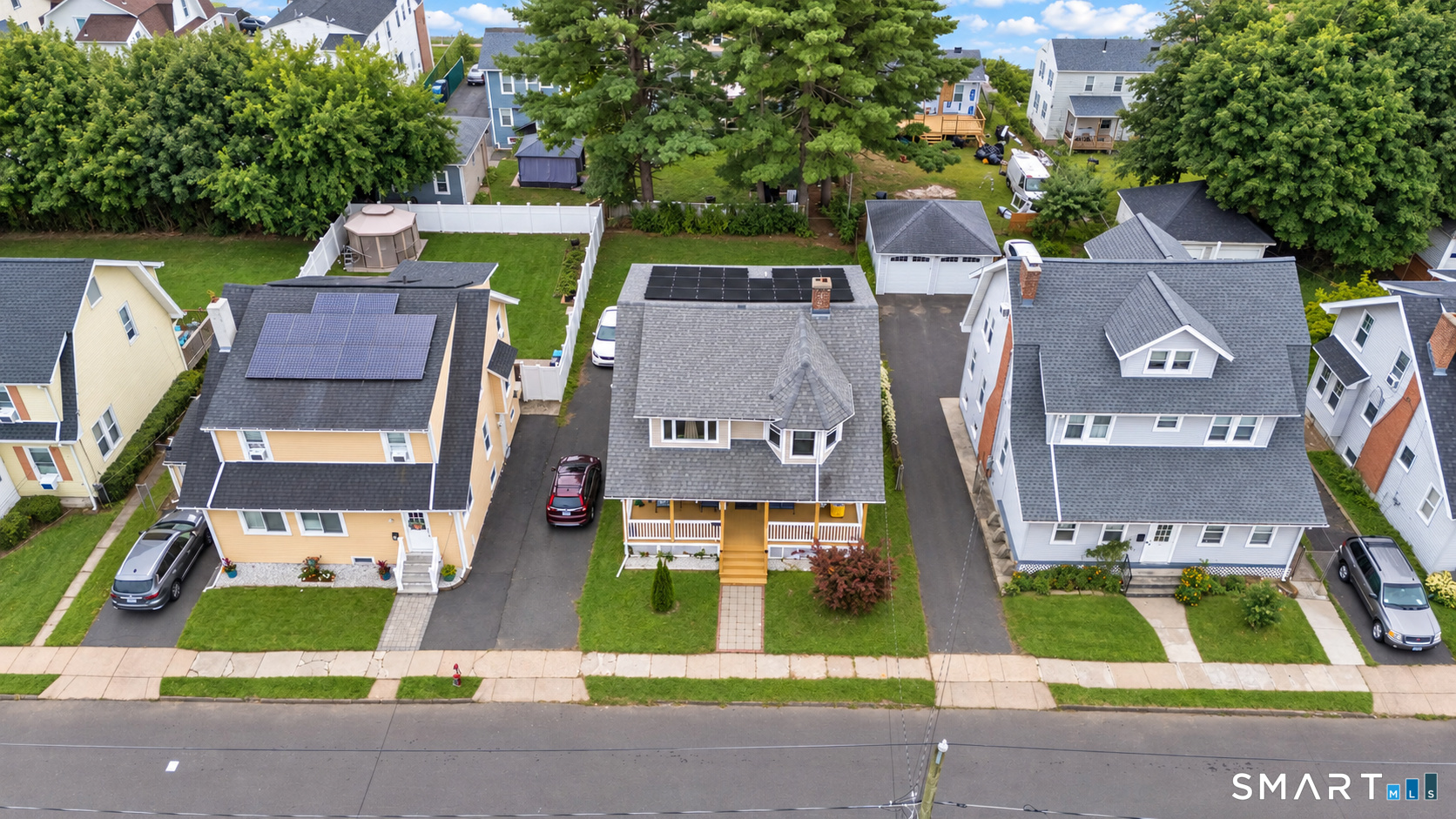 Photo 3 of Single family home for sale at 53 Montowese St, Hartford, CT 06114 | MLS# 24193356 | Listing updated on 2026-09-11
