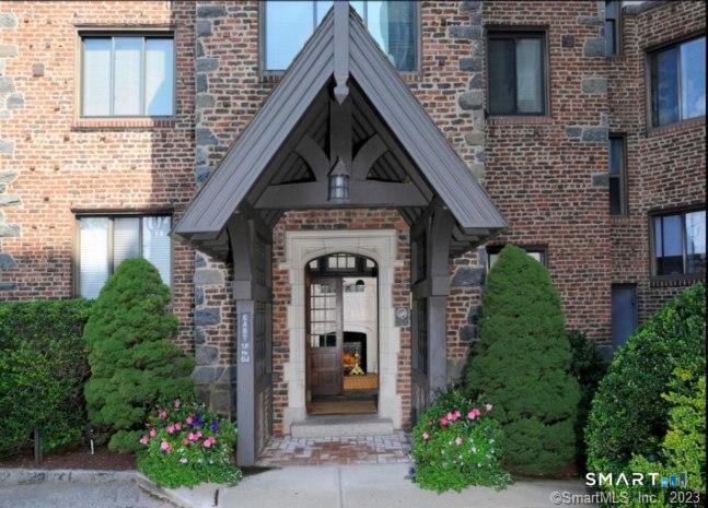 47 Lafayette Place, Greenwich, Connecticut photo 3