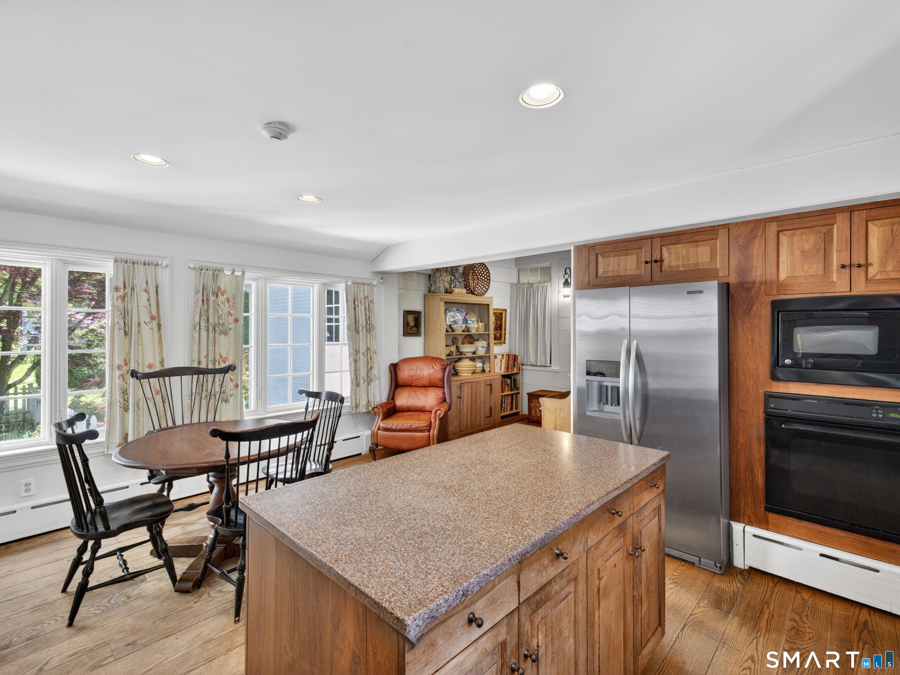 47 East Kings Highway photo 18