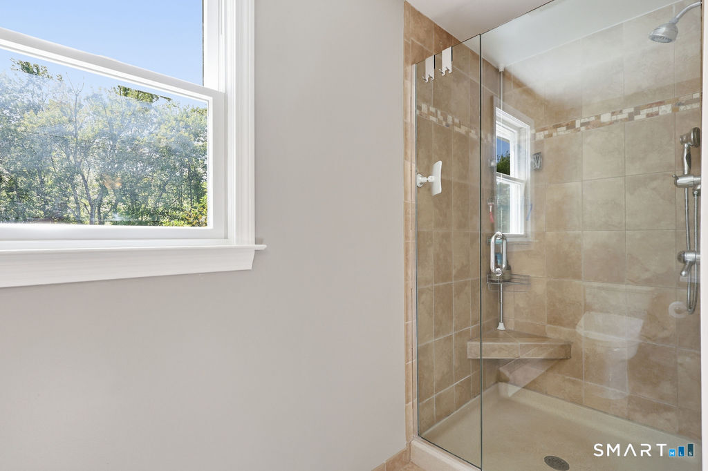 3 Hartfield Lane photo 24
