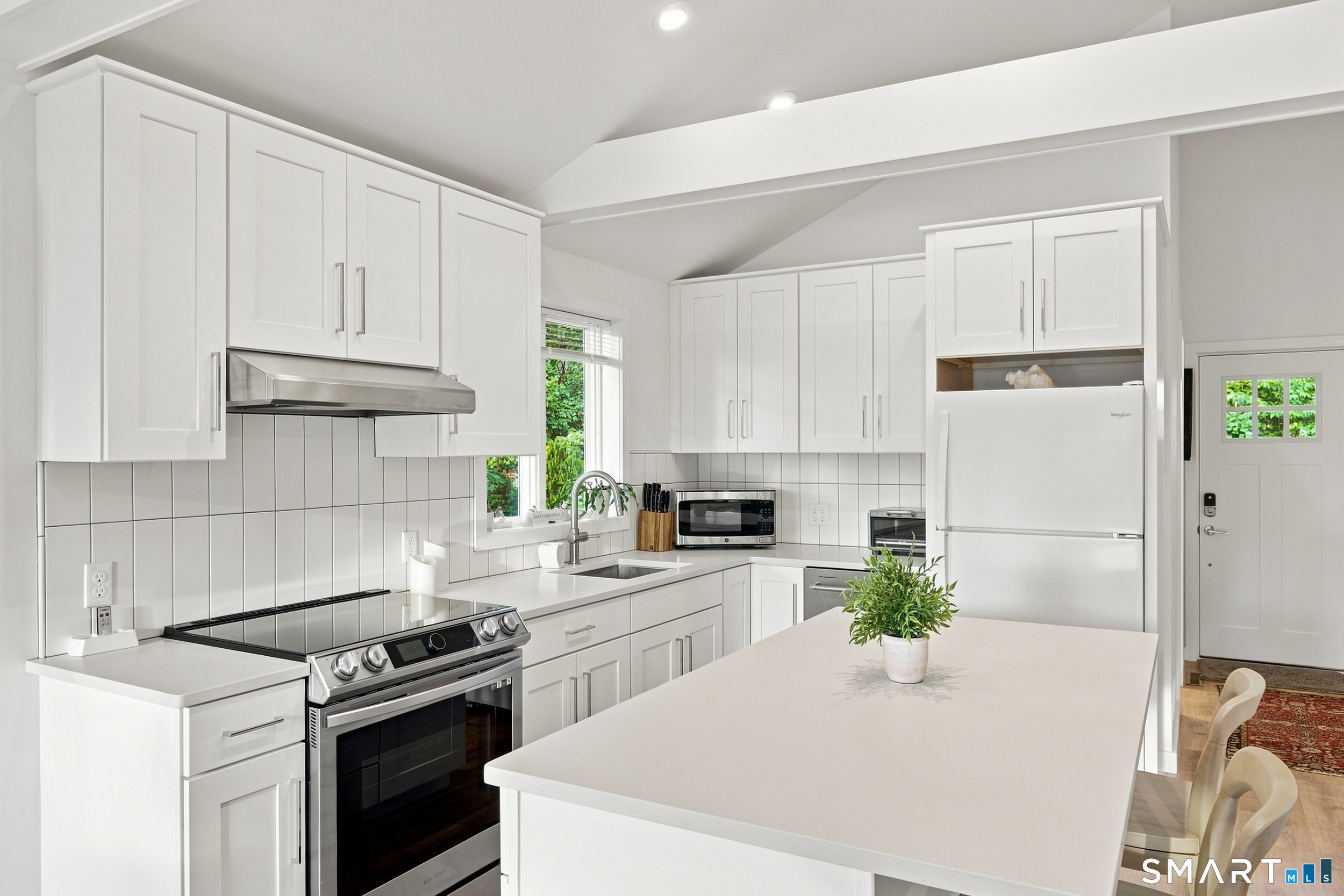 180 Shore Drive photo 16