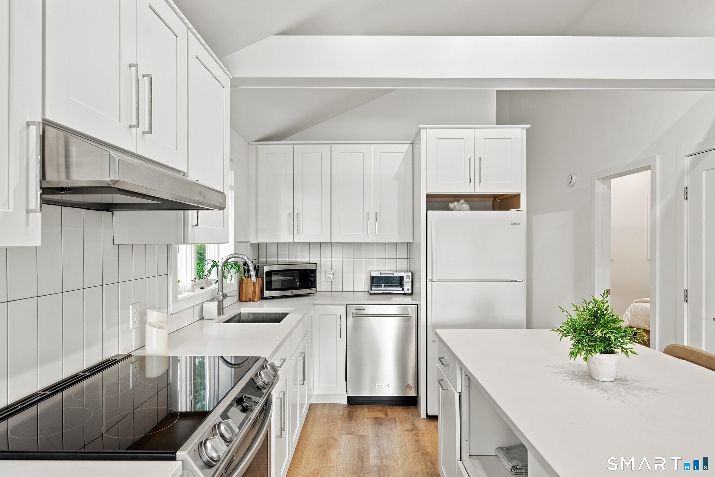 180 Shore Drive photo 18