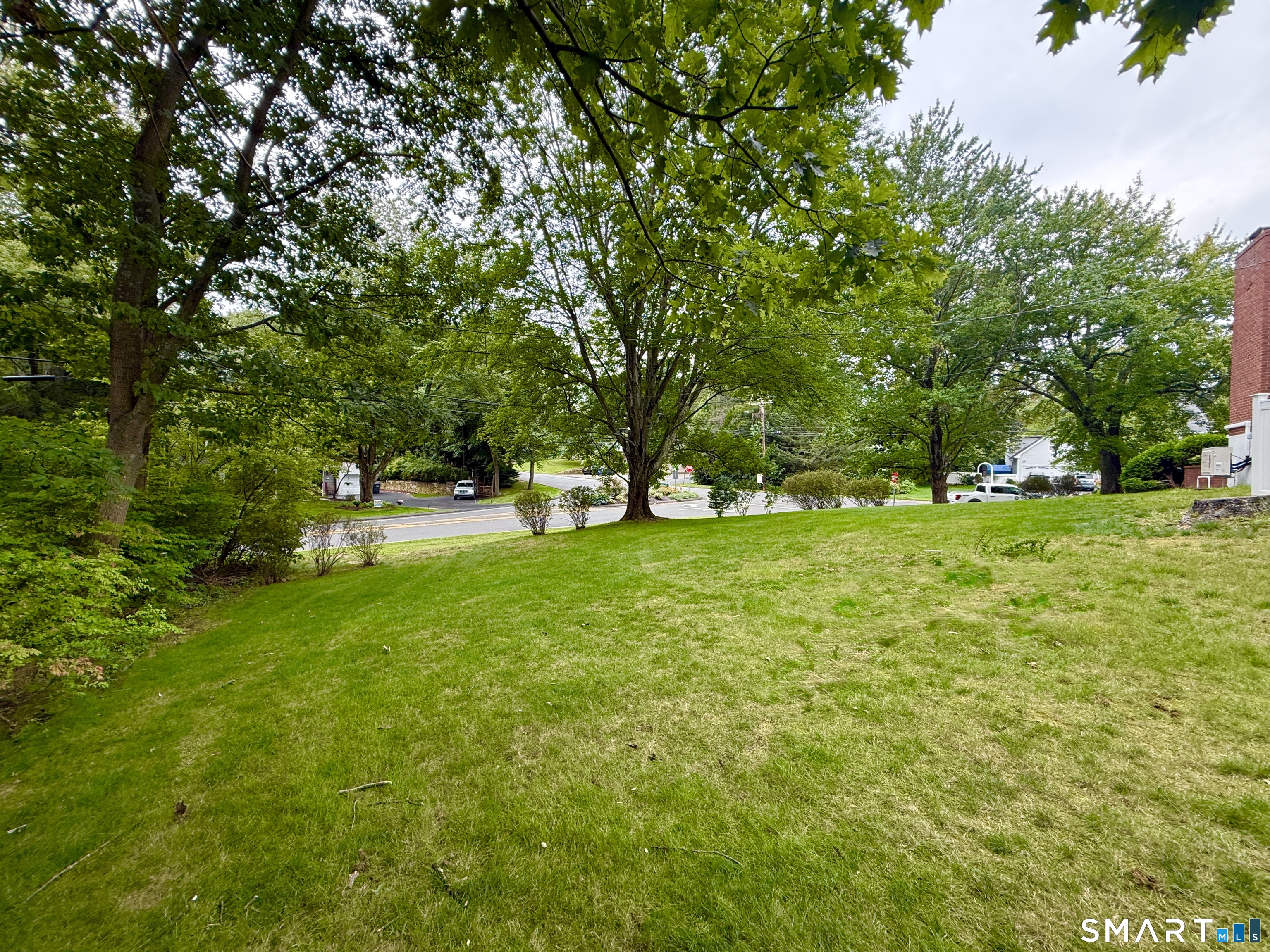 Photo 27 of Single family home for sale at 4280 Madison Ave, Trumbull, CT 06611 | MLS# 24205611 | Listing updated on 2026-09-14