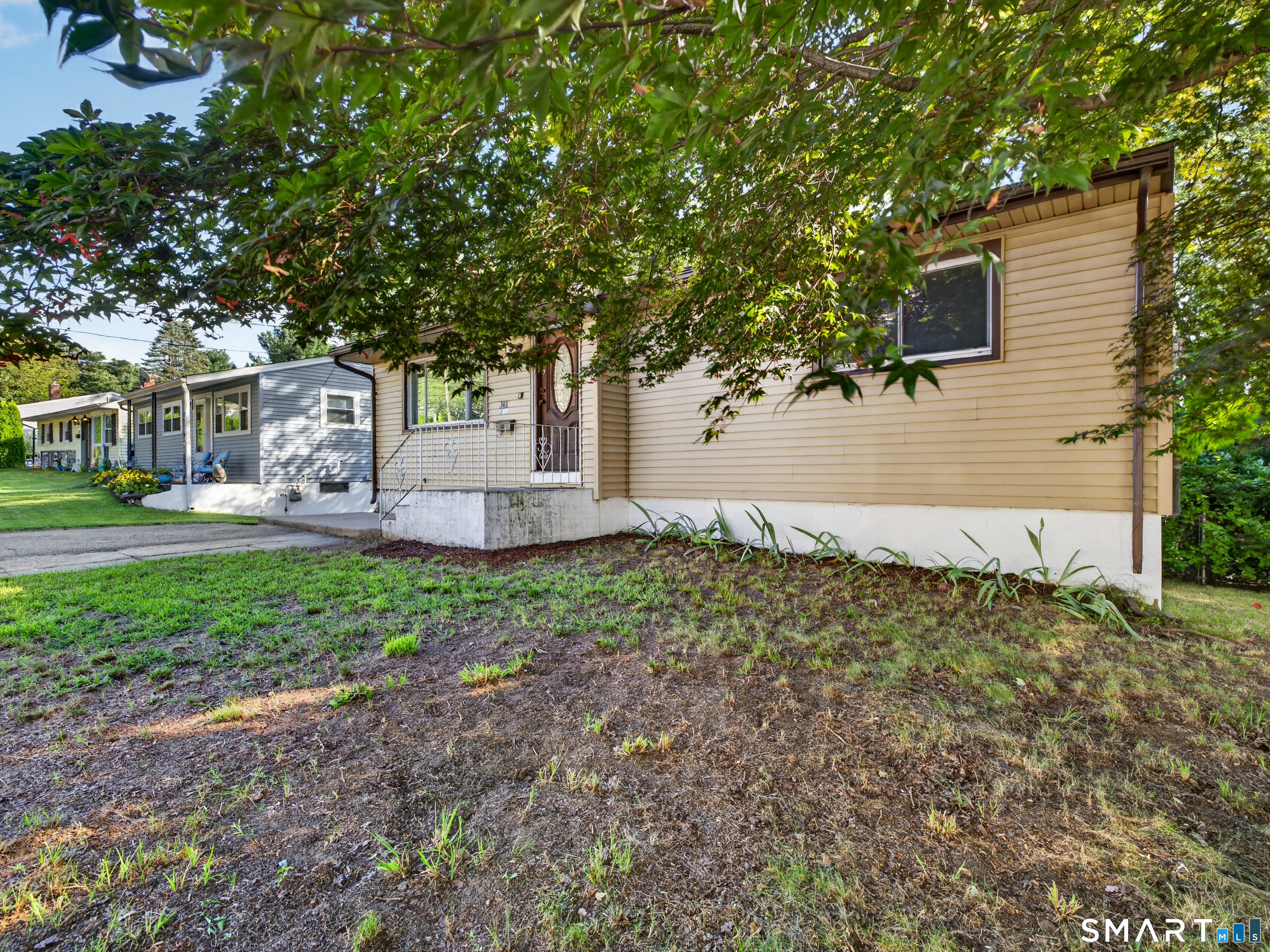 348 Bayonet Street photo 36