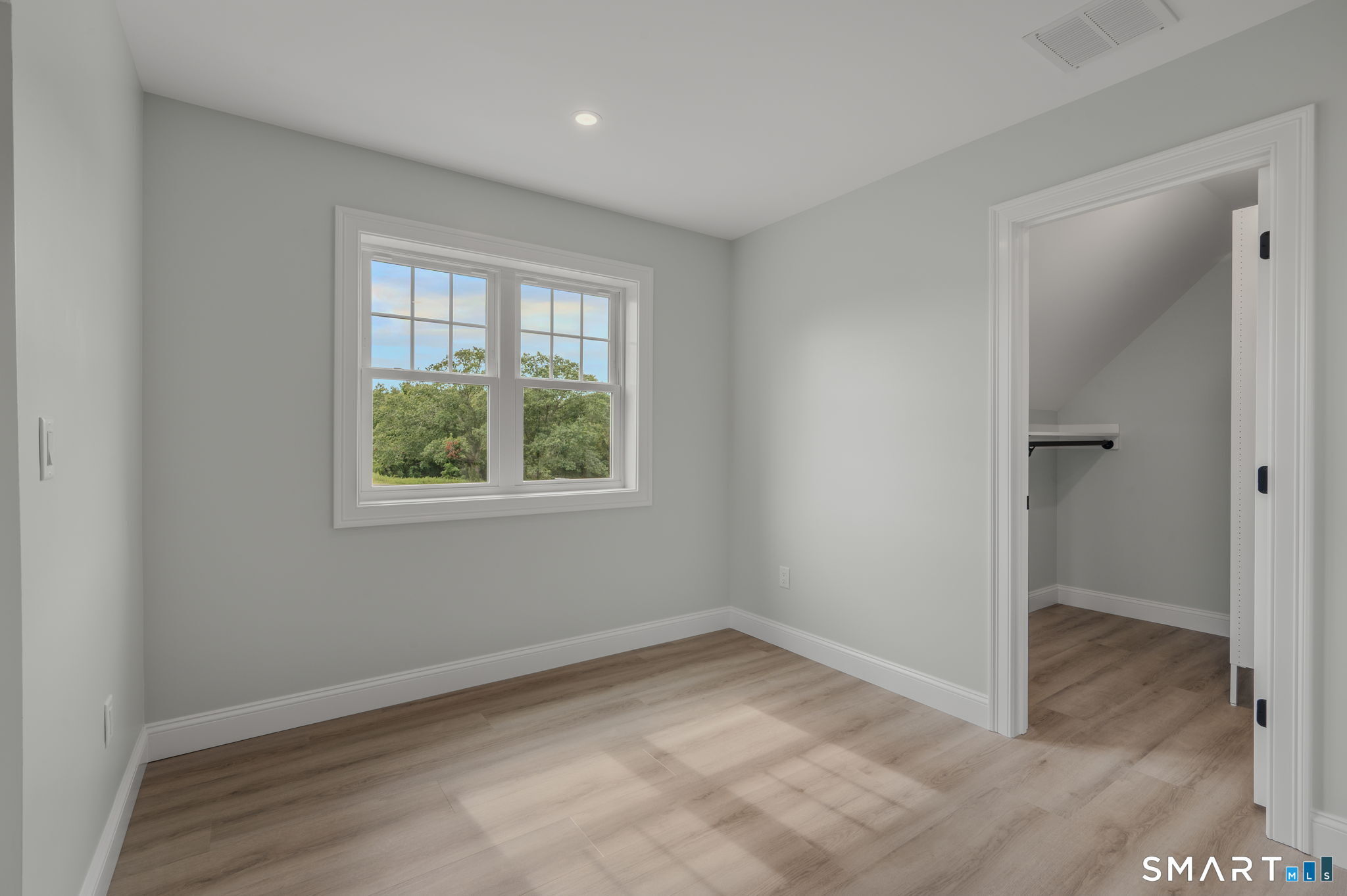2 Farm Meadow Road photo 33