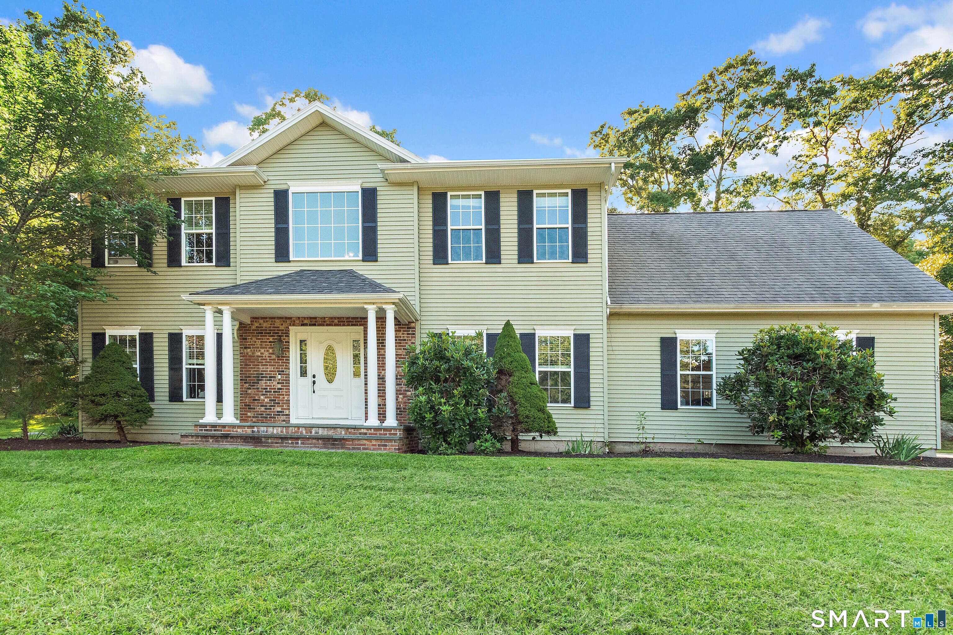 Photo 3 of Single family home for sale at 152 New London Rd, Groton, CT 06340 | MLS# 24201272 | Listing updated on 2026-09-13