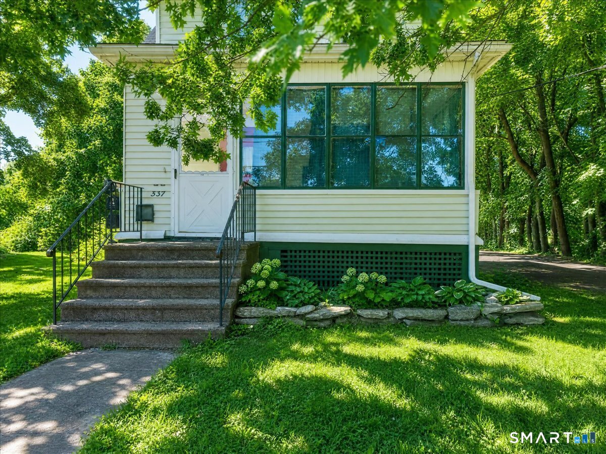 Photo 2 of Multi family home for sale at 537 Naubuc Ave, Glastonbury, CT 06033 | MLS# 24149991 | Listing updated on 2026-09-19