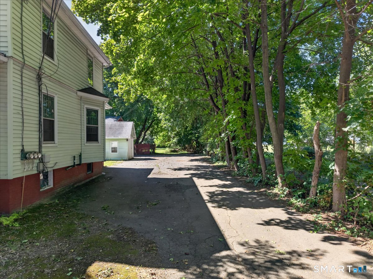 Photo 3 of Multi family home for sale at 537 Naubuc Ave, Glastonbury, CT 06033 | MLS# 24149991 | Listing updated on 2026-09-19