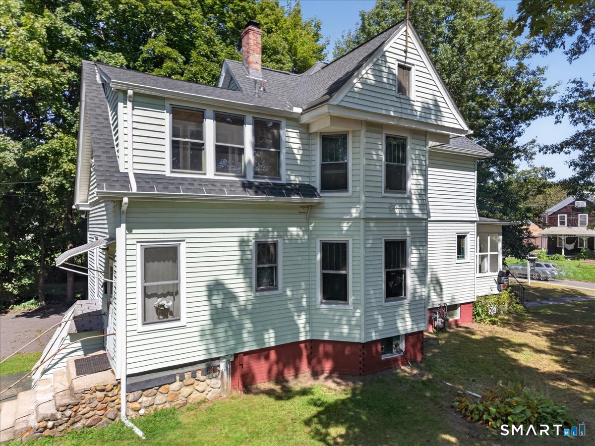 Photo 3 of House for sale at 537 Naubuc Ave, Glastonbury, CT 06033 | MLS# 24149991 | Listing updated on 2026-09-19