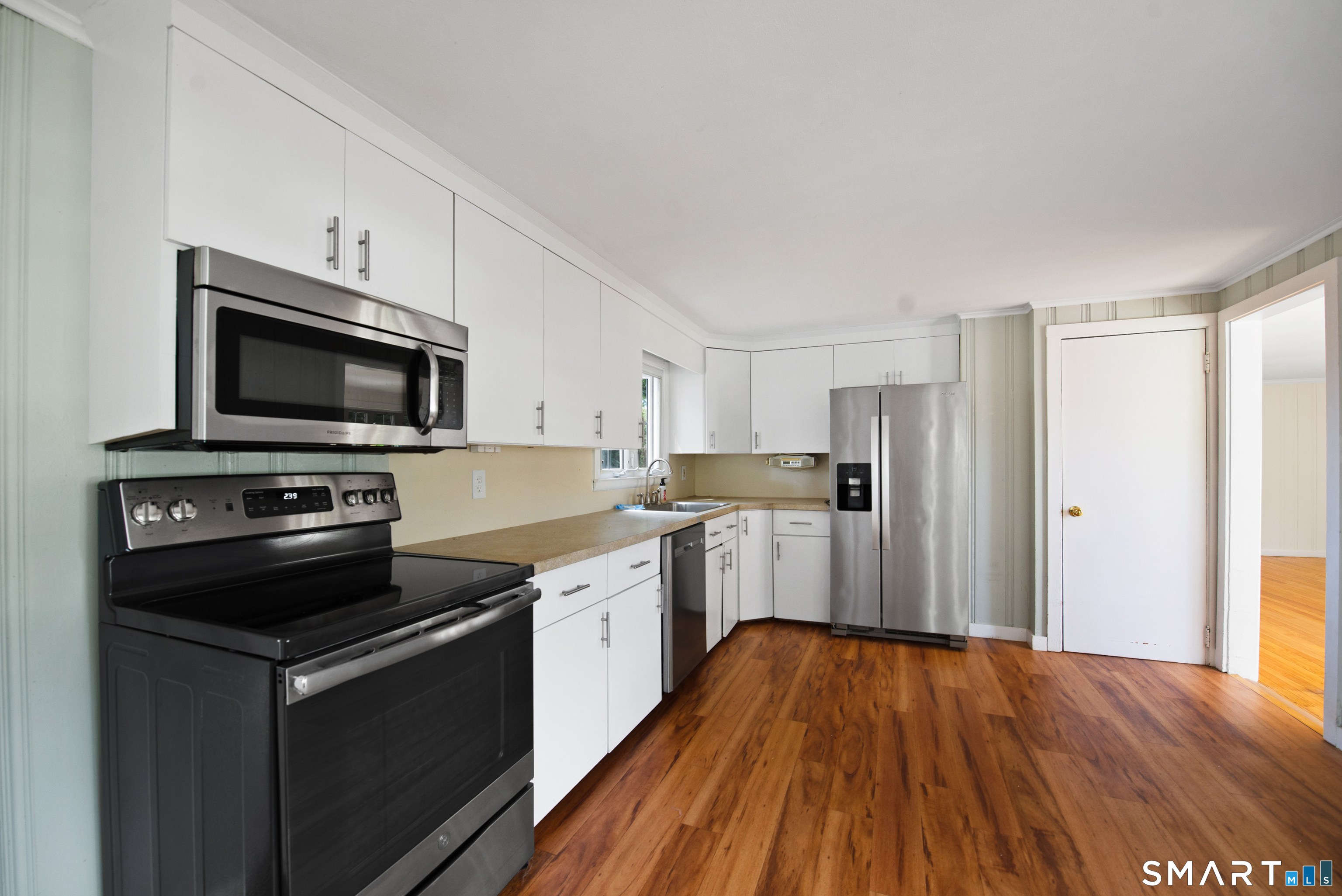 47 Maple Avenue photo 10