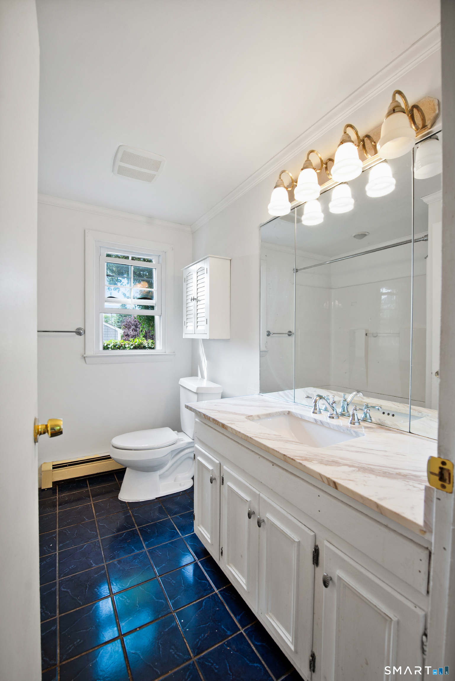 47 Maple Avenue photo 17
