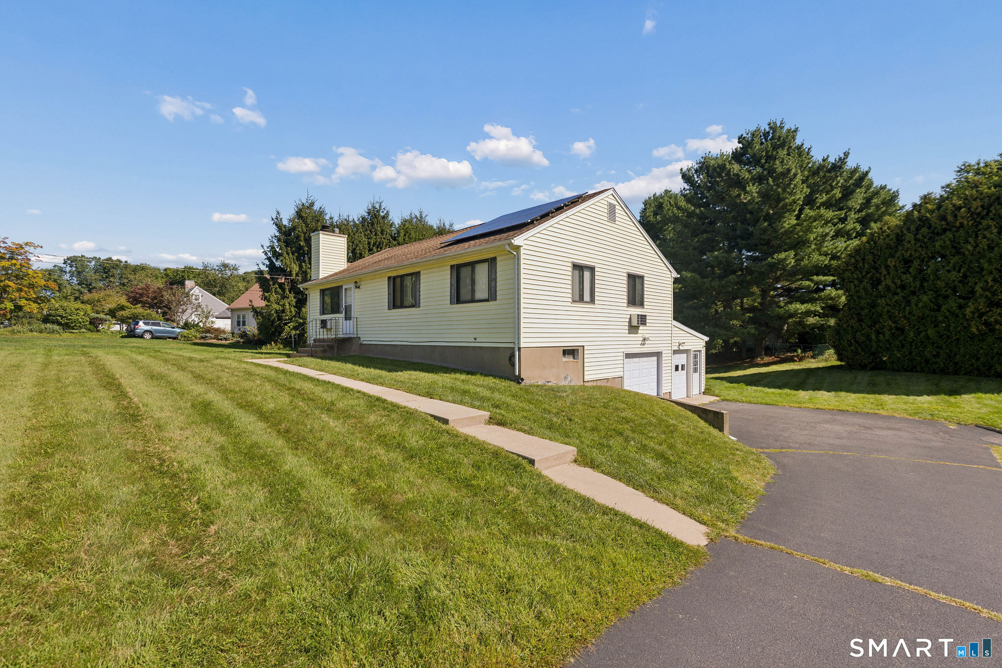 Photo 3 of Single family home for sale at 400 Hayes Rd, Rocky Hill, CT 06067 | MLS# 24203024 | Listing updated on 2026-09-12