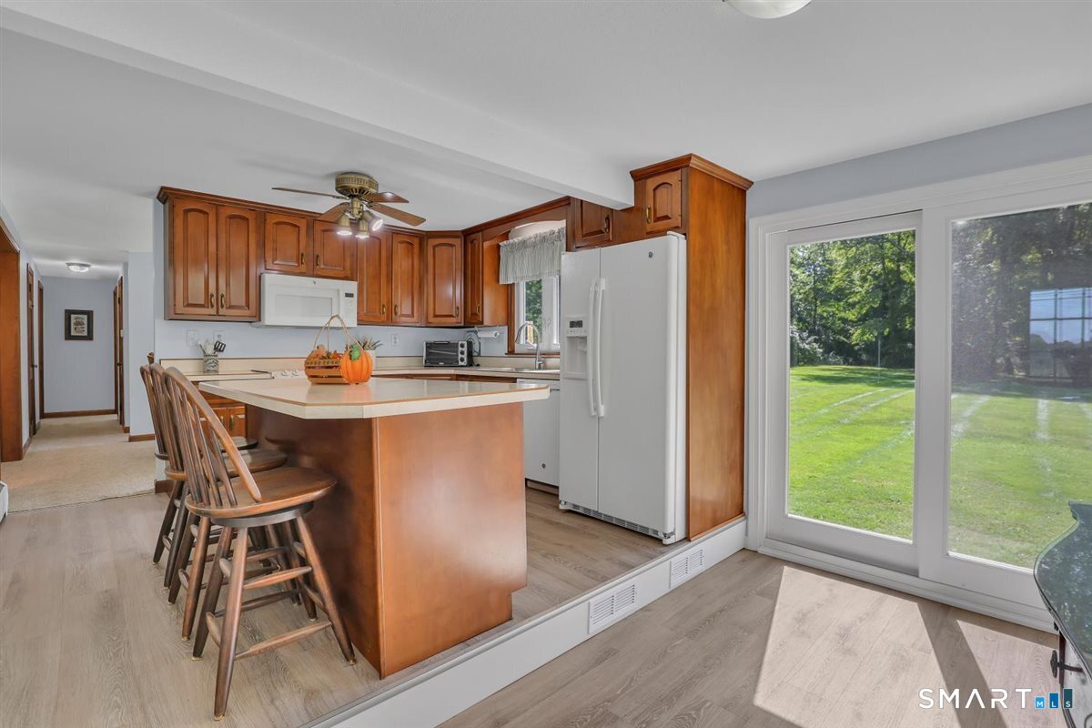 676 Bush Hill Road photo 10