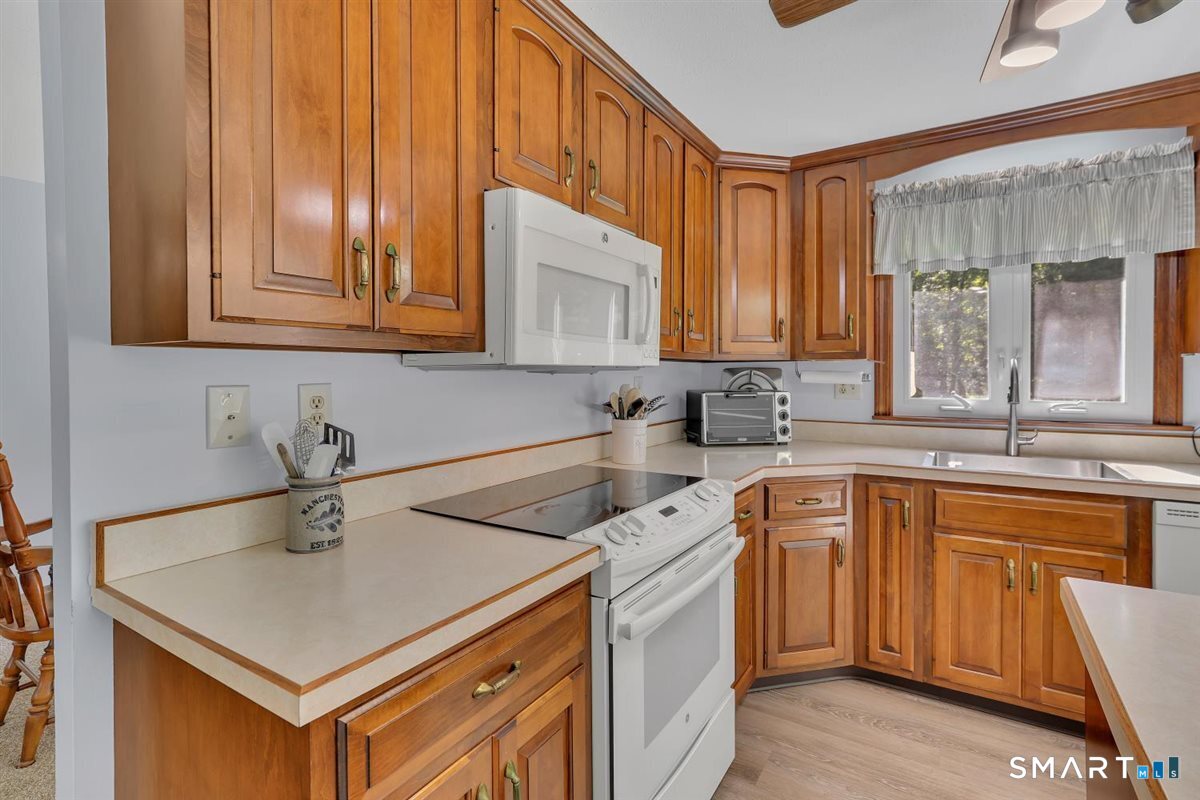 676 Bush Hill Road photo 11