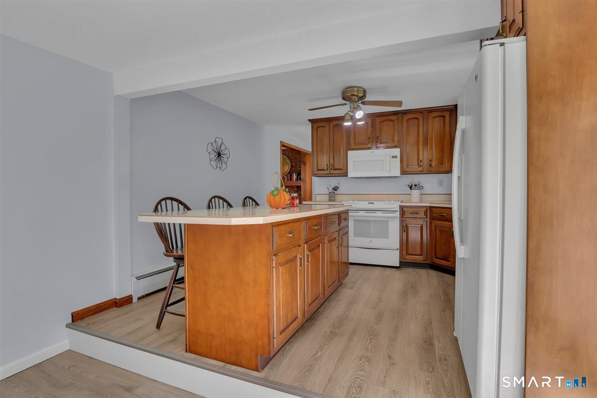 676 Bush Hill Road photo 12