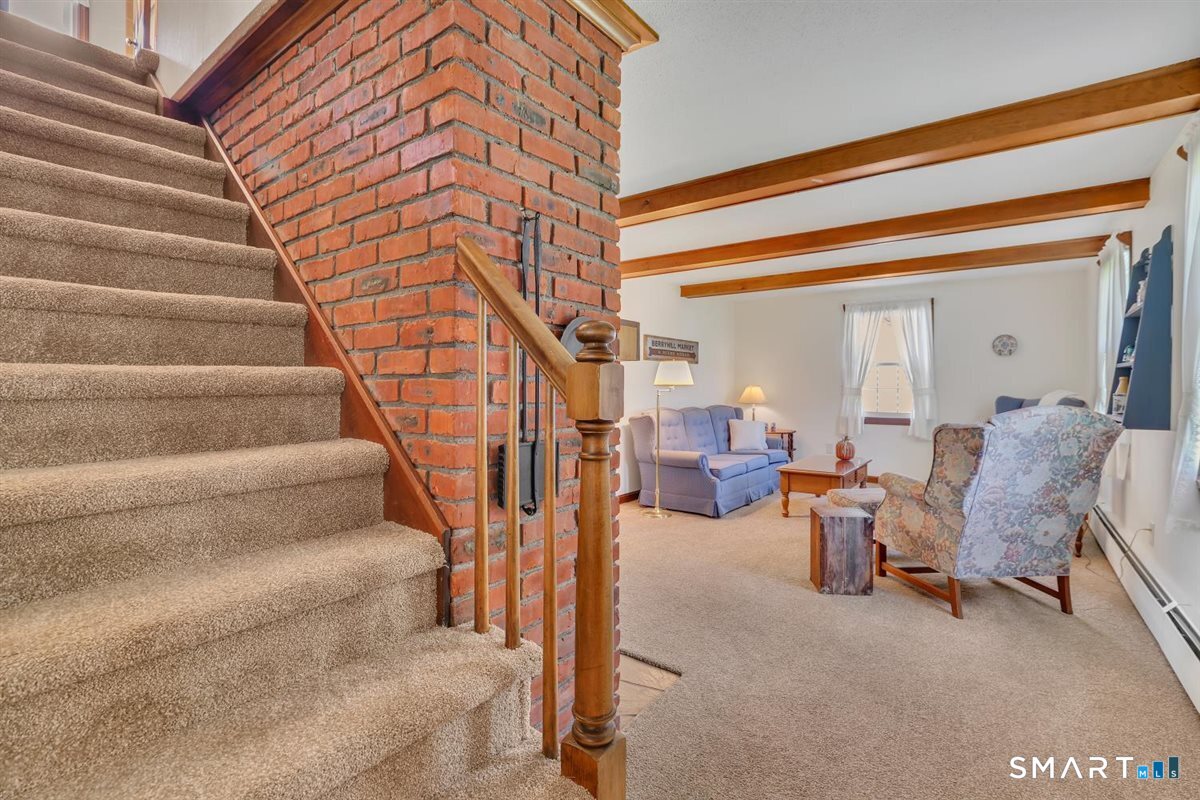 676 Bush Hill Road photo 23