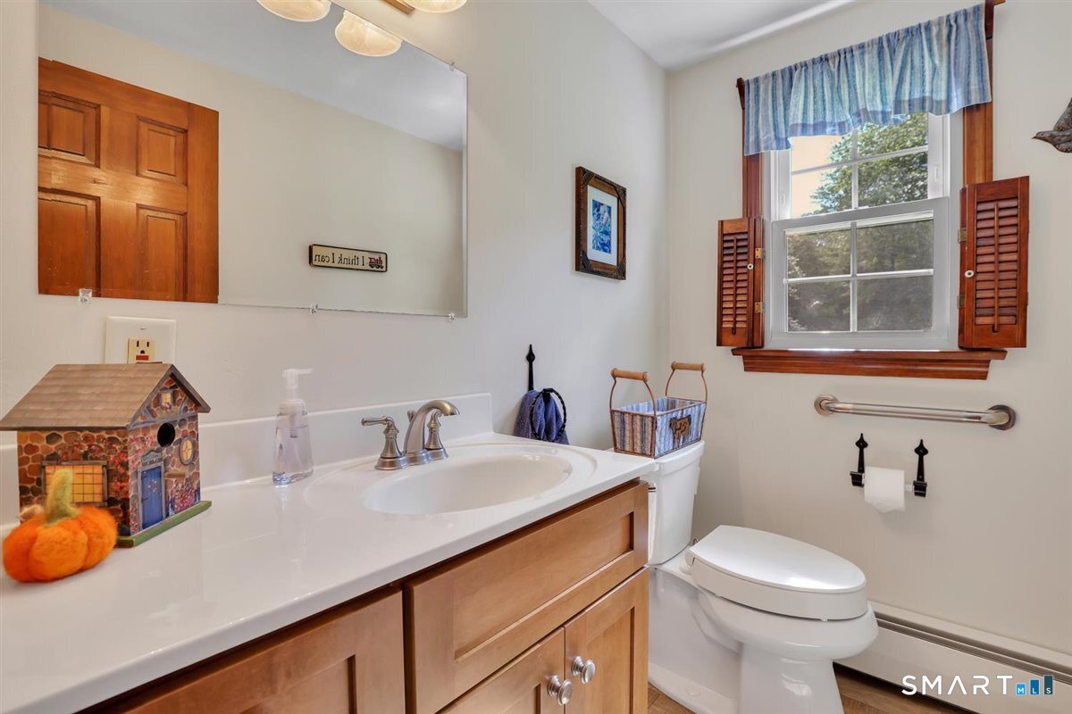 676 Bush Hill Road photo 35