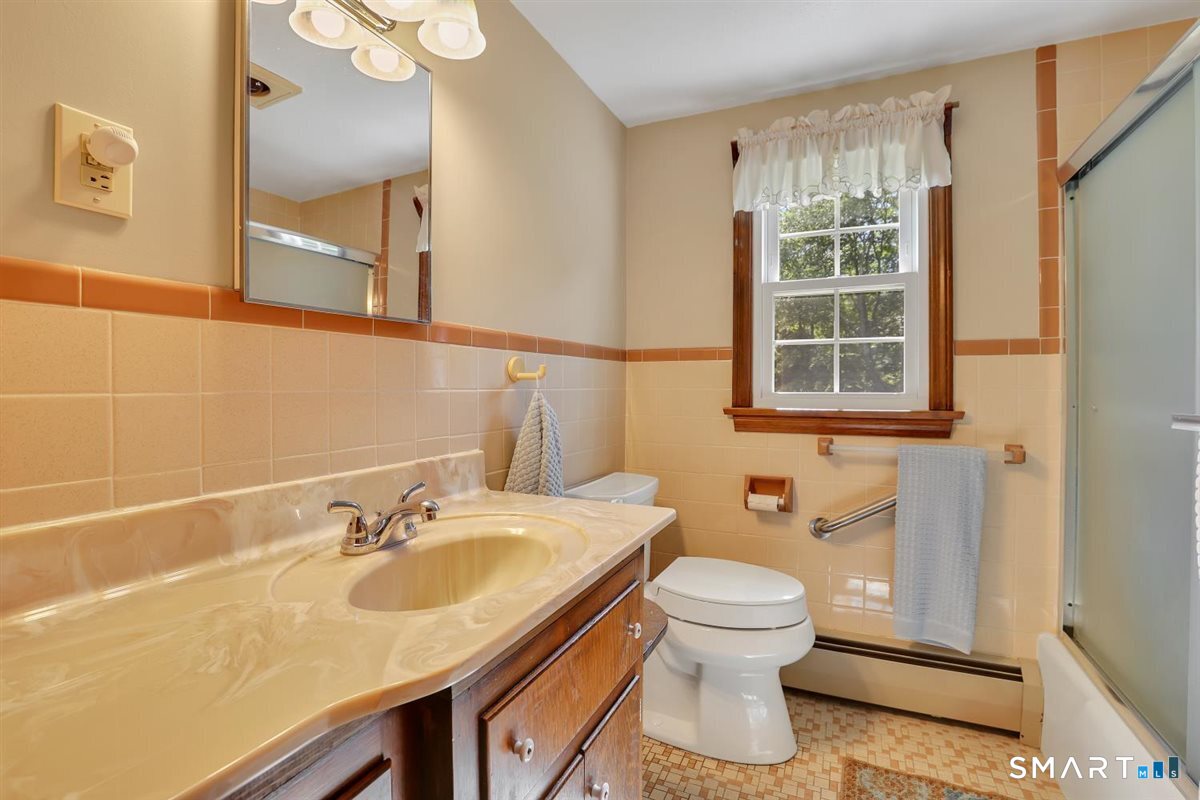 676 Bush Hill Road photo 34