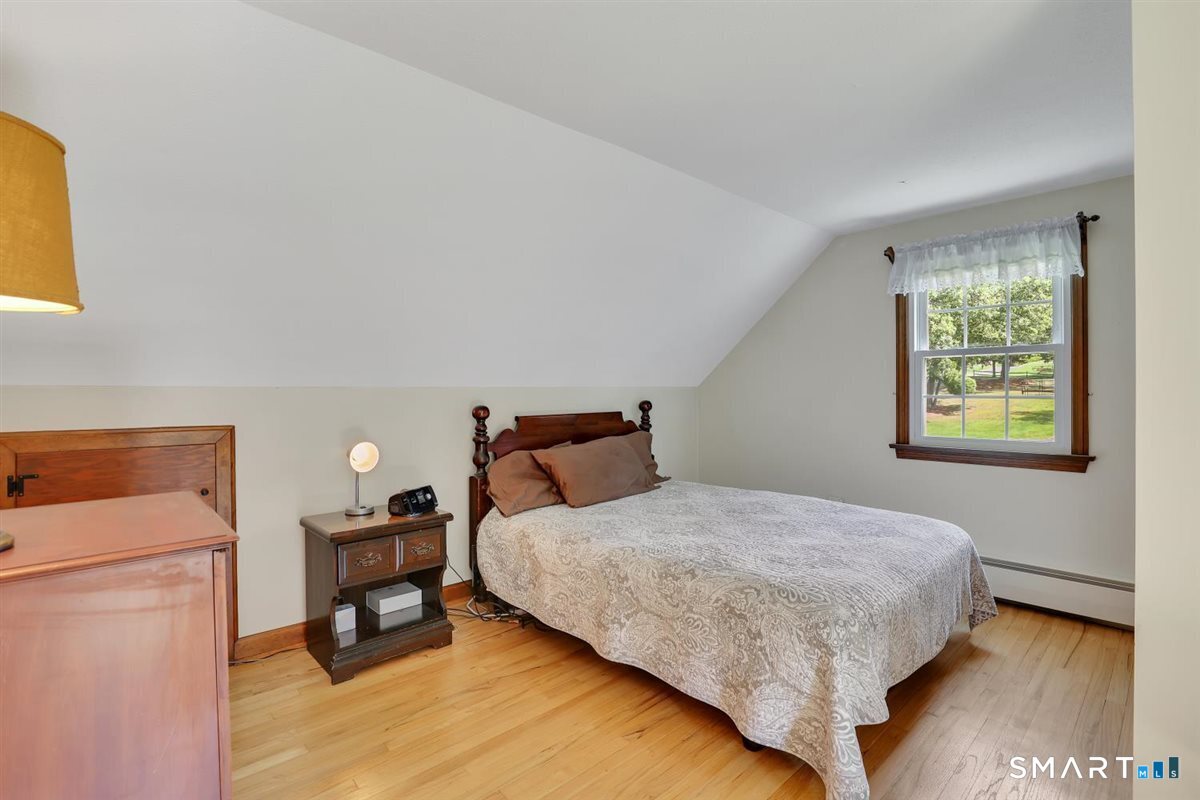 676 Bush Hill Road photo 32