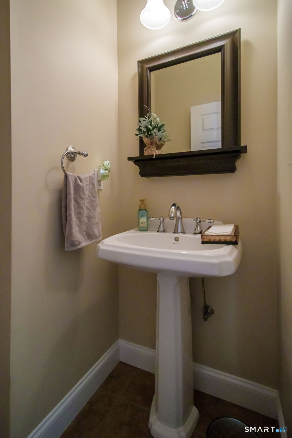 1 James Place photo 12