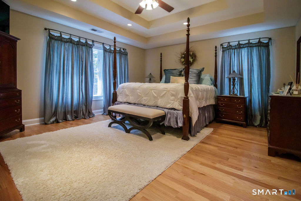 1 James Place photo 14