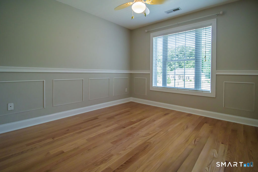 1 James Place photo 19