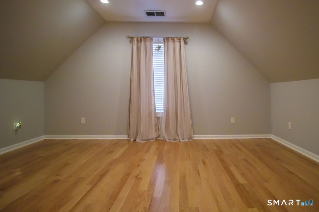 1 James Place photo 21