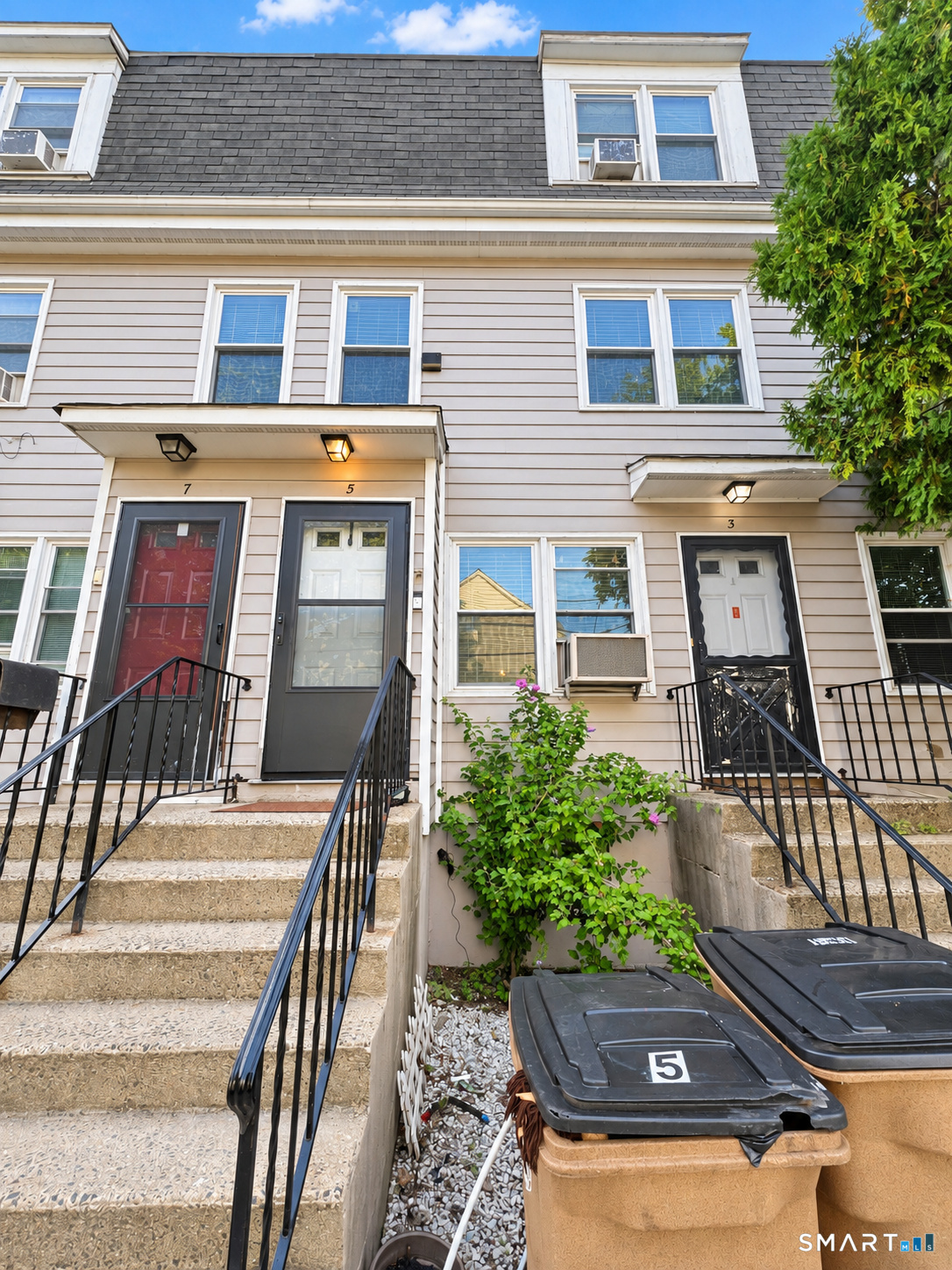 Photo 1 of Townhouse for sale at 5 Brown Ave #5, Stamford, CT 06902 | MLS# 24206768 | Listing updated on 2026-09-13
