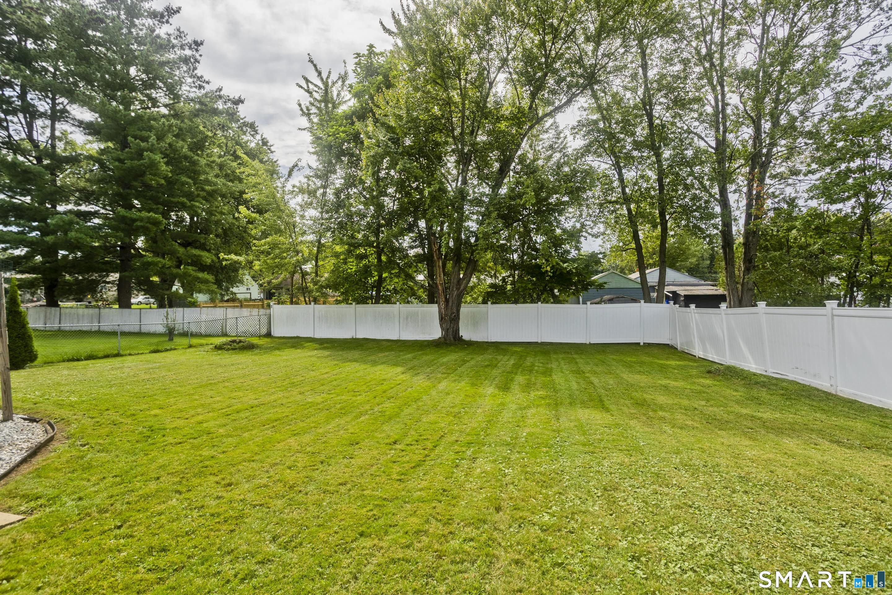23 Yale Drive photo 31