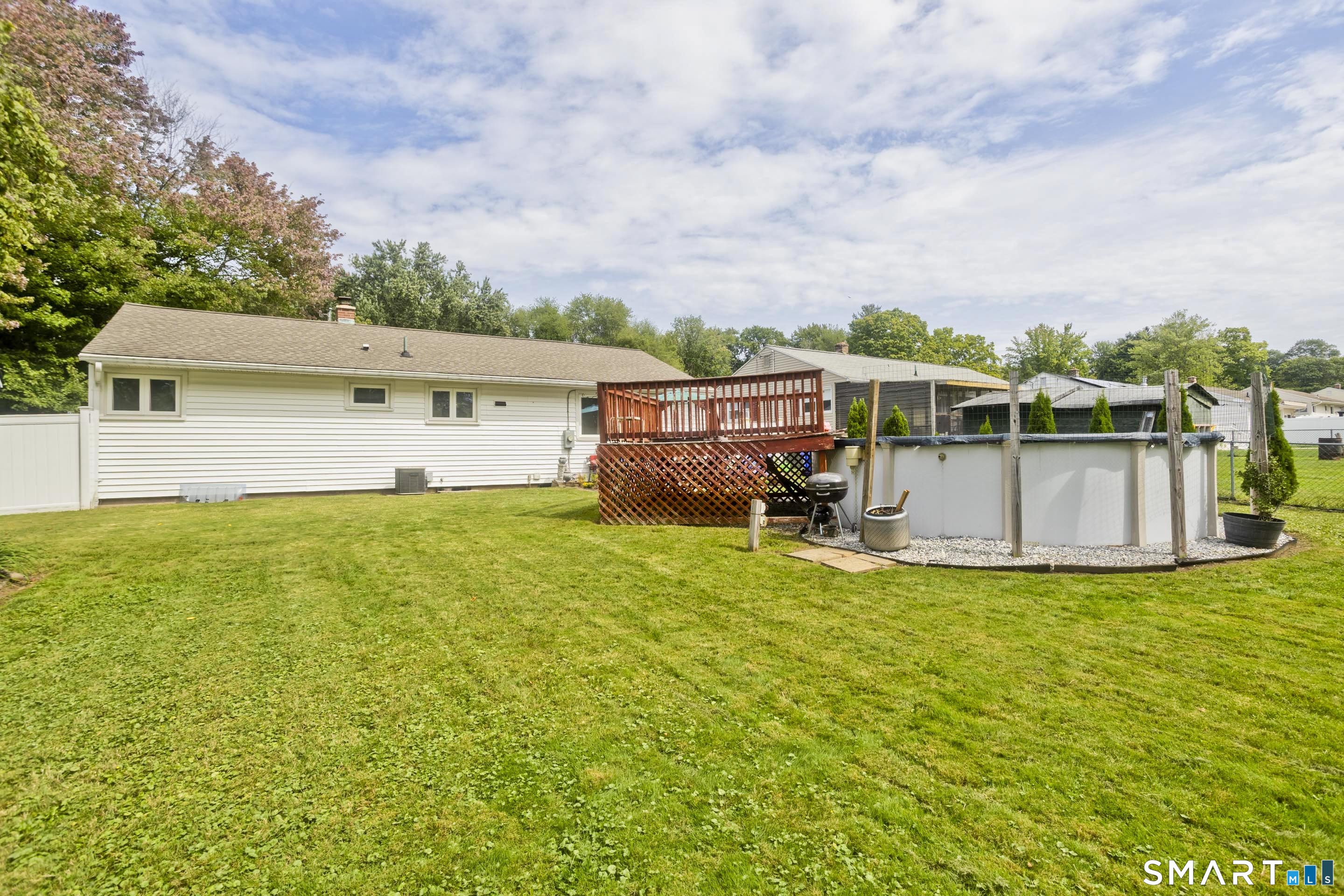 23 Yale Drive photo 32