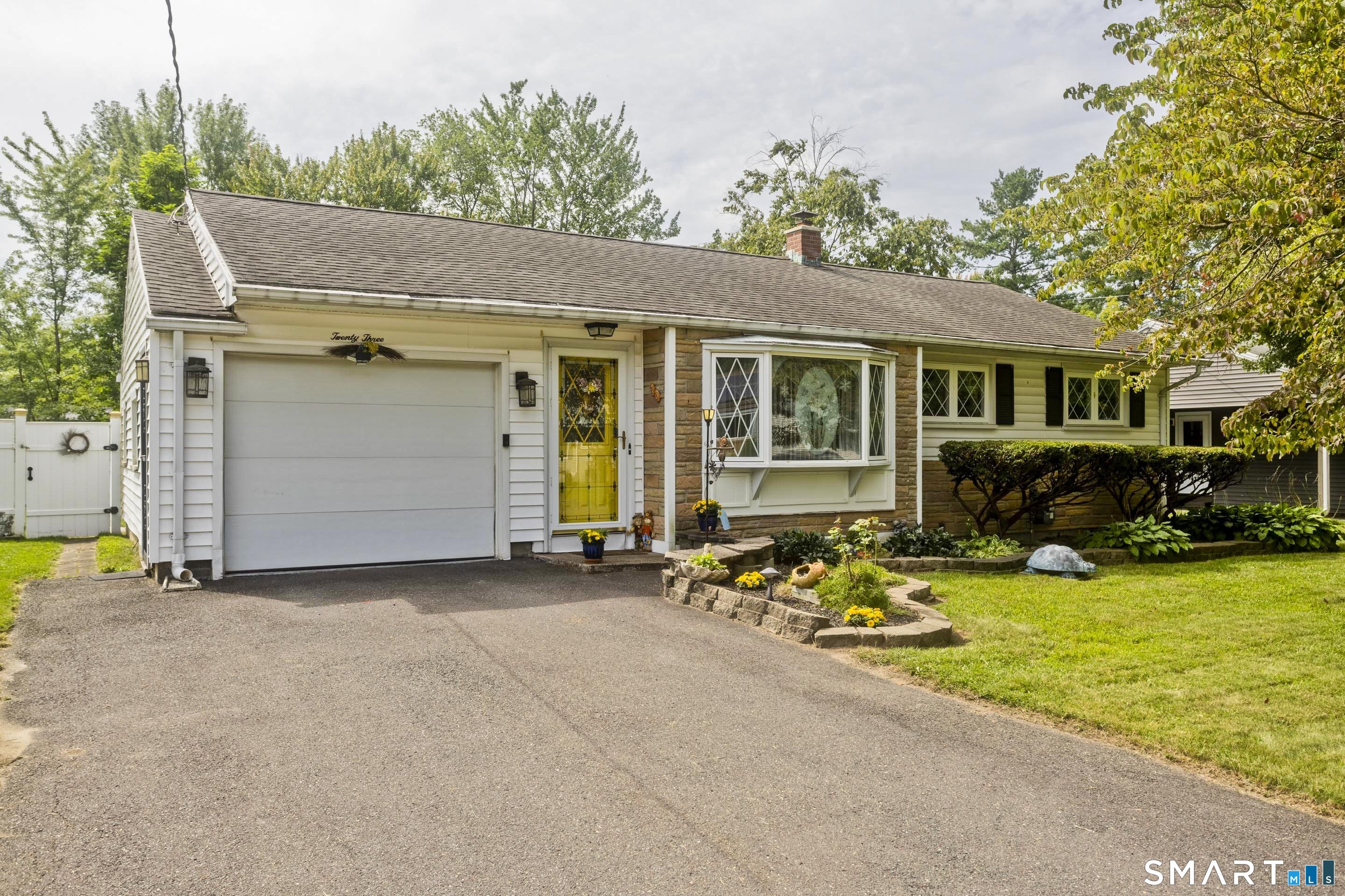 23 Yale Drive photo 34