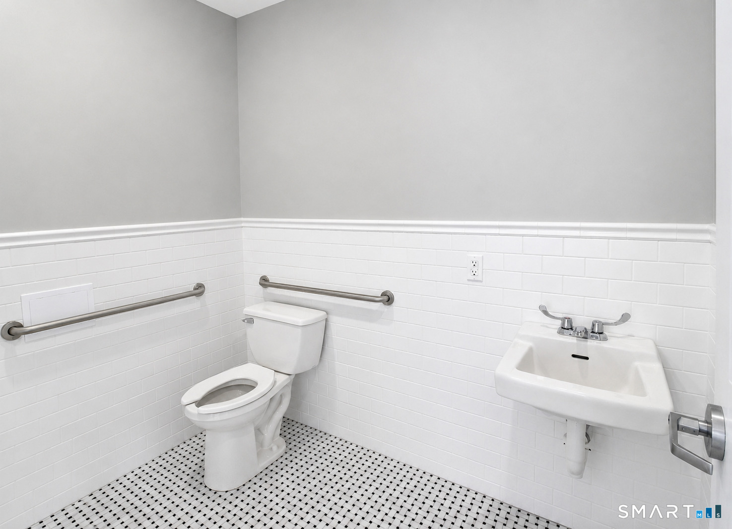 574 Kimball Avenue photo 8