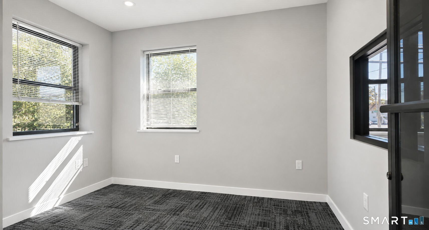 574 Kimball Avenue photo 12