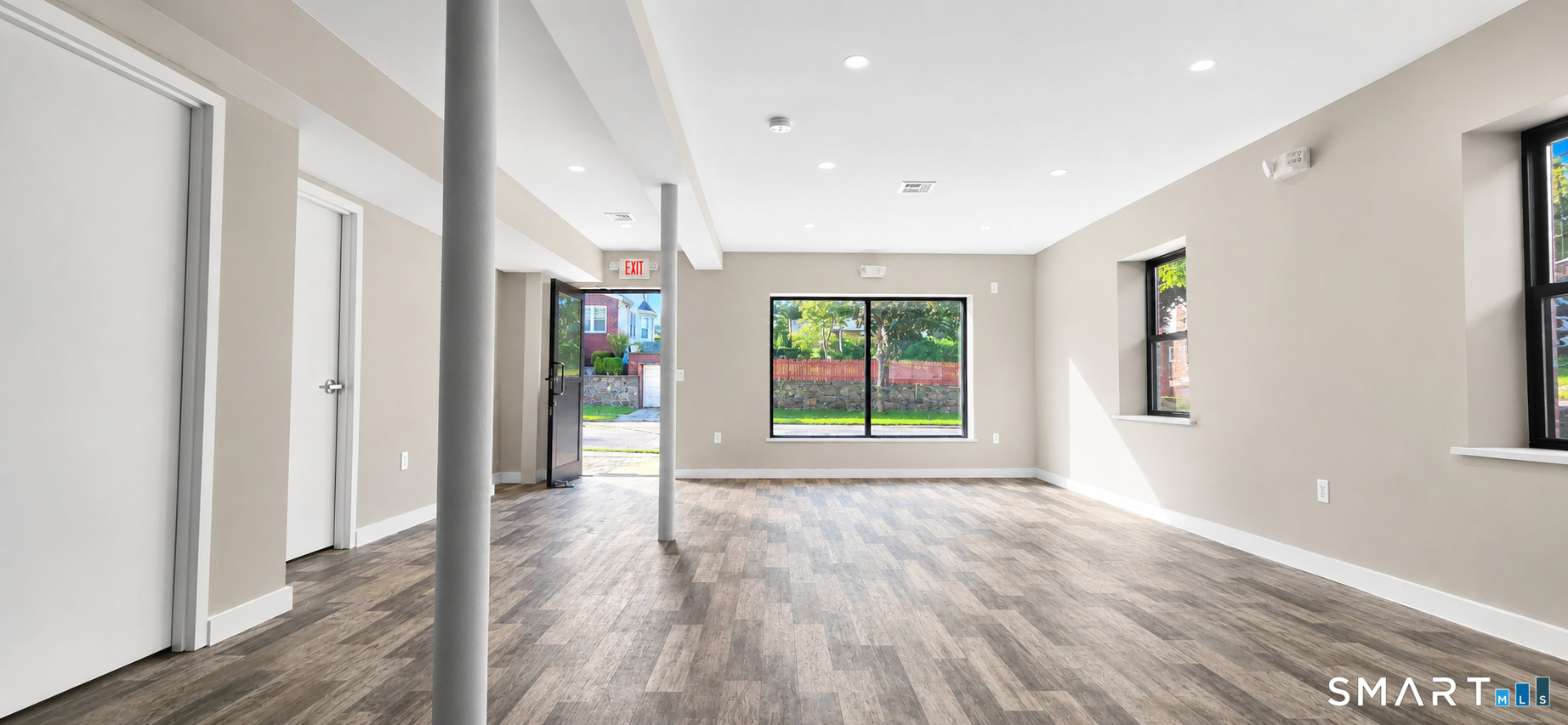574 Kimball Avenue photo 4
