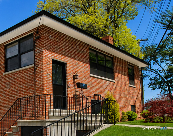 574 Kimball Avenue photo 3