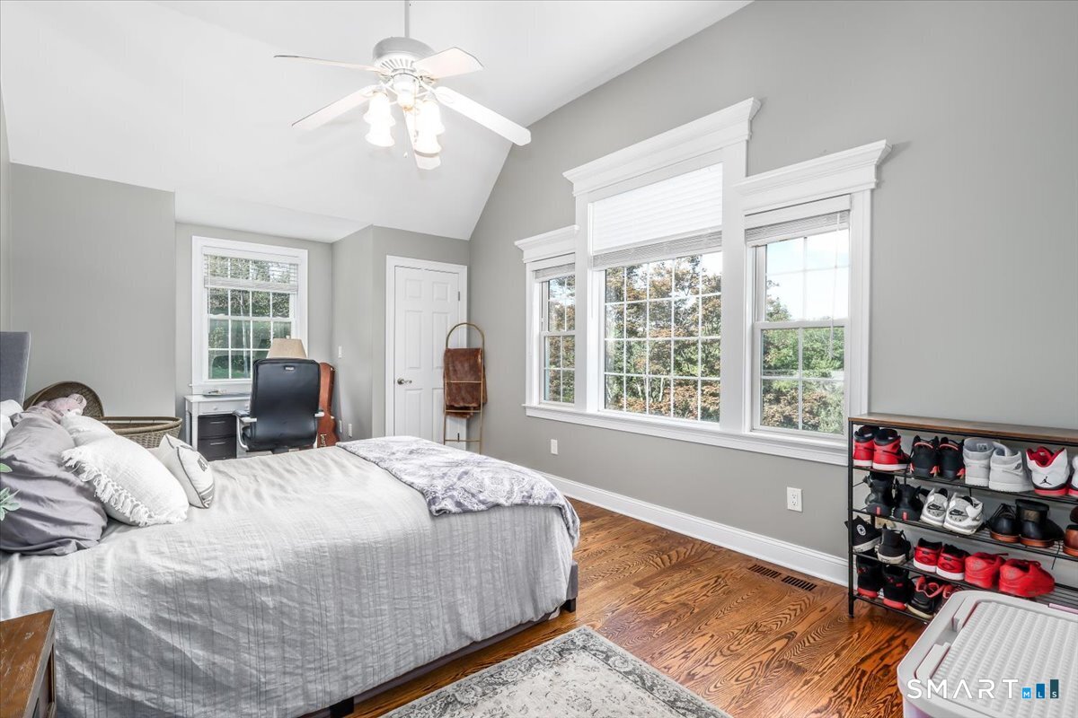 27 Brittany Drive photo 28