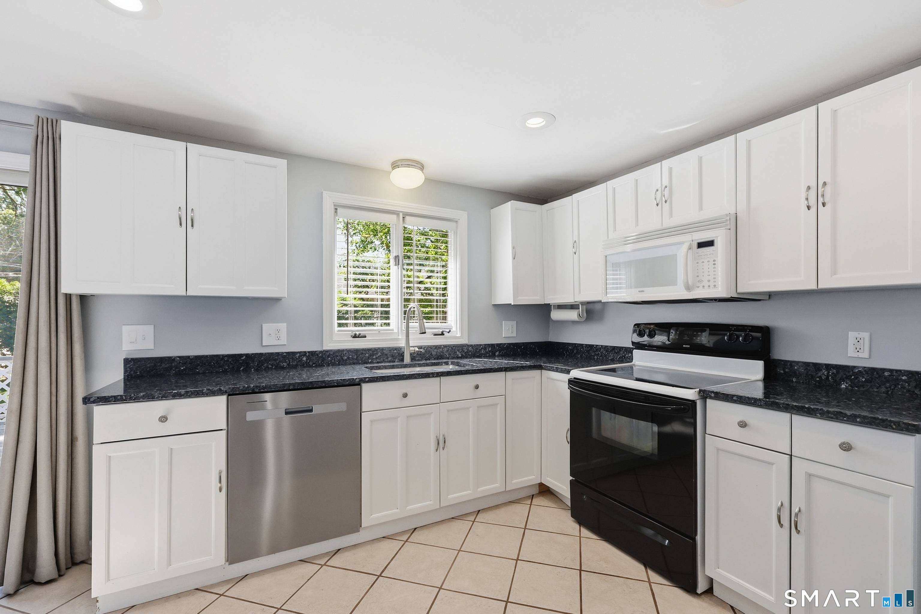 Photo 3 of Single family home for sale at 426 Winthrop St, Torrington, CT 06790 | MLS# 24206278 | Listing updated on 2026-09-14