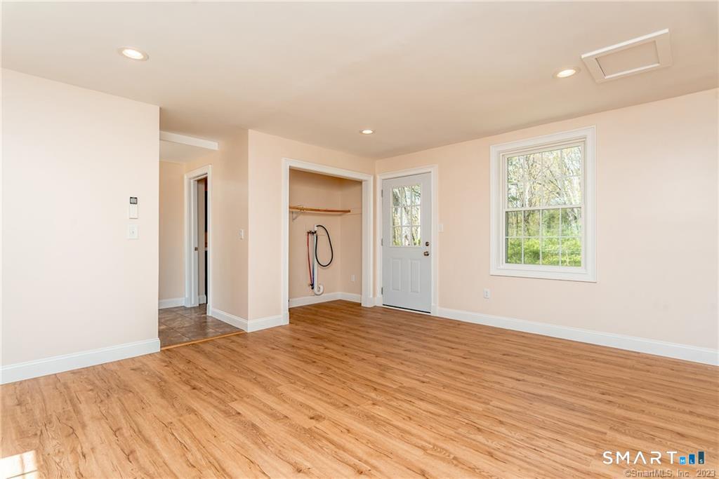 502 Stearns Street photo 6