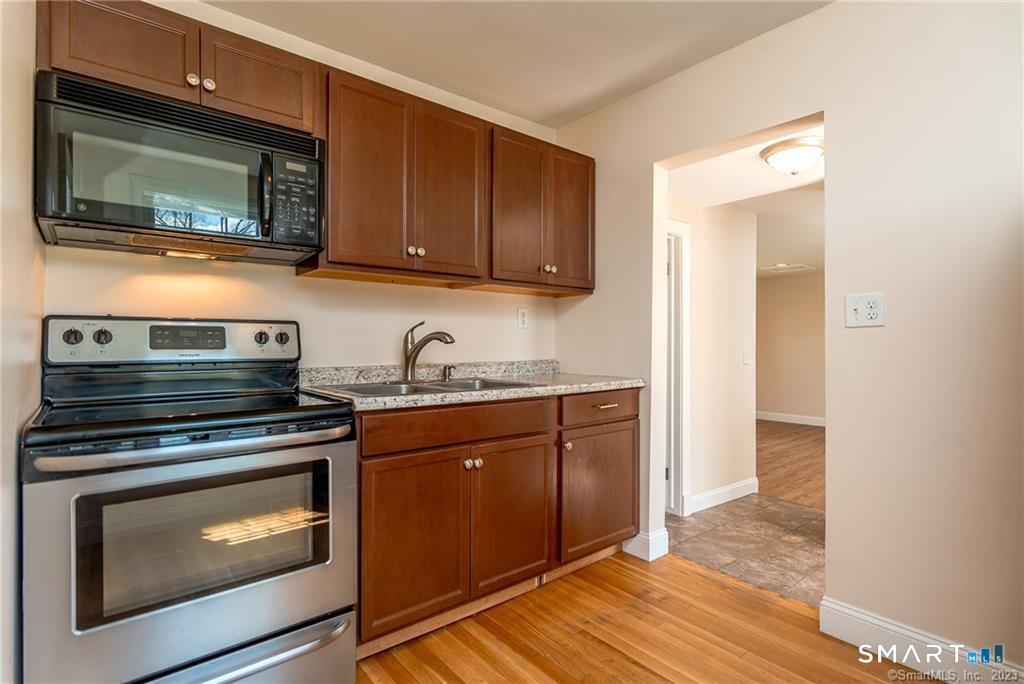 502 Stearns Street photo 14