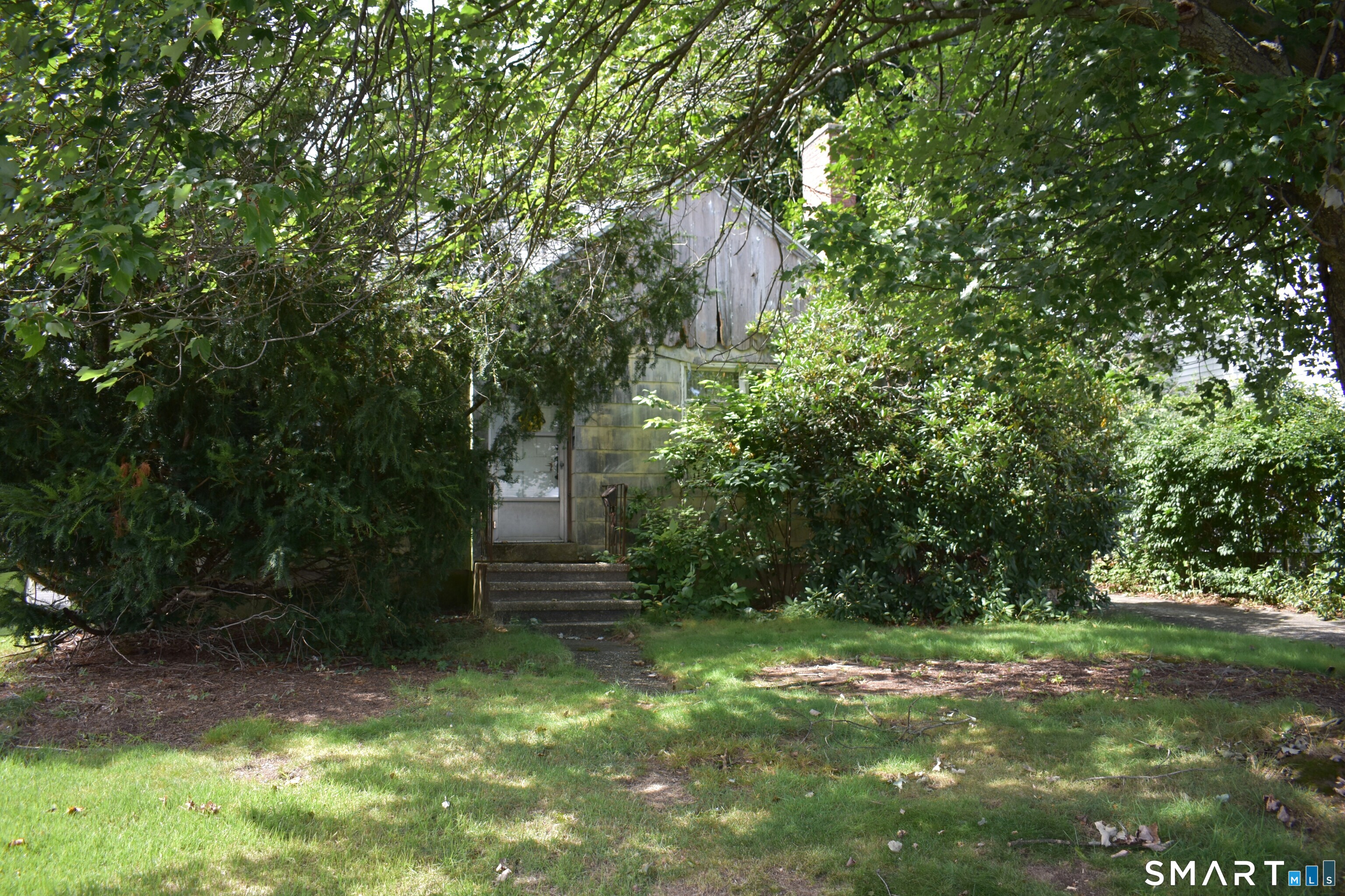 Single family home for sale at 95 Raymond St, Stratford, CT 06614 | MLS# 24206817