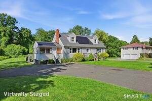 244 Middle River, Danbury