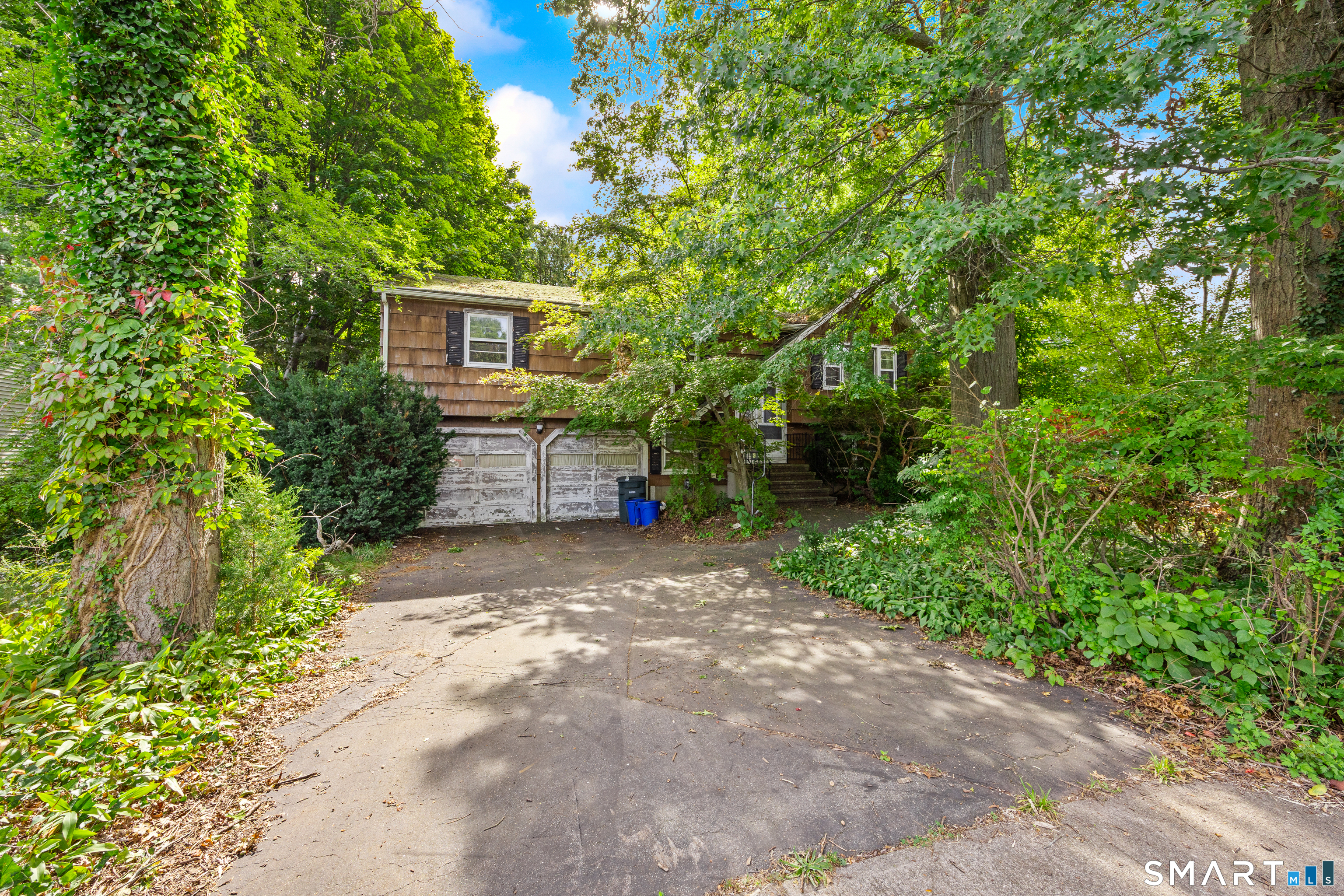Photo 1 of Single family home for sale at 127 Old Fld Ln, Milford, CT 06460 | MLS# 24206880 | Listing updated on 2026-09-15