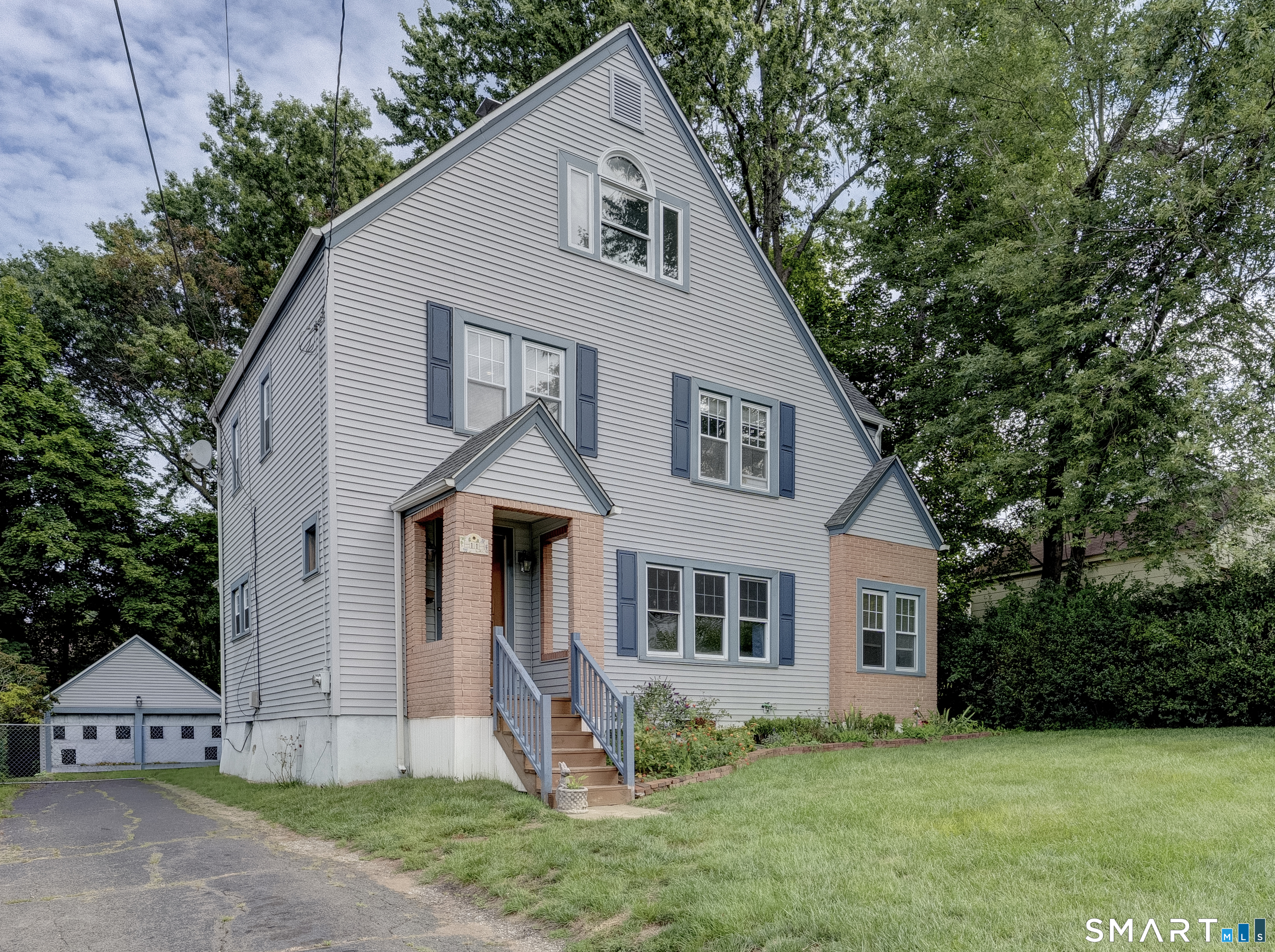 Photo 1 of Single family home for sale at 11 Dix Rd, Wethersfield, CT 06109 | MLS# 24203955 | Listing updated on 2026-09-14