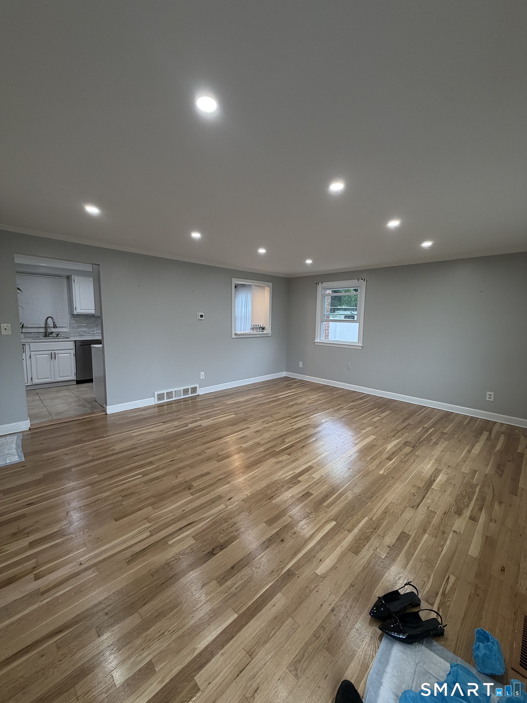 Photo 2 of Single family home for sale at 42 Shelley Ln, Glastonbury, CT 06033 | MLS# 24201901 | Listing updated on 2026-09-14